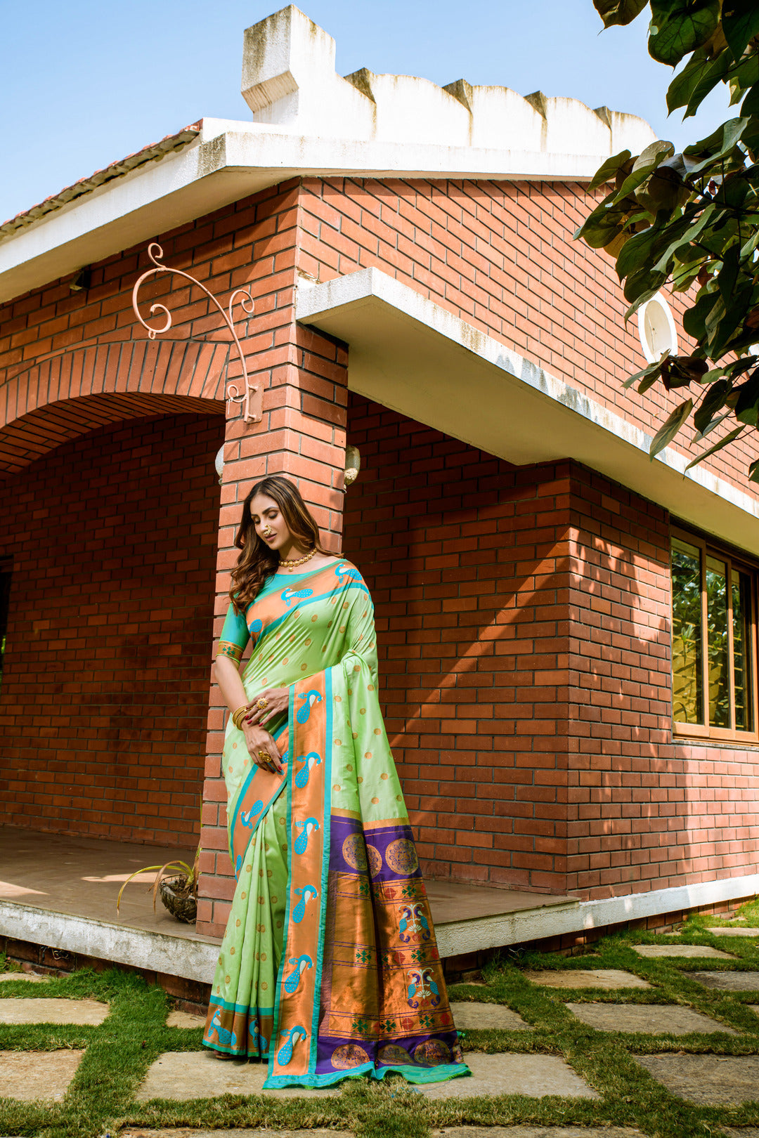 Dhiyona GR Women's Priyanka Mint Green Zari Paithani Silk Saree