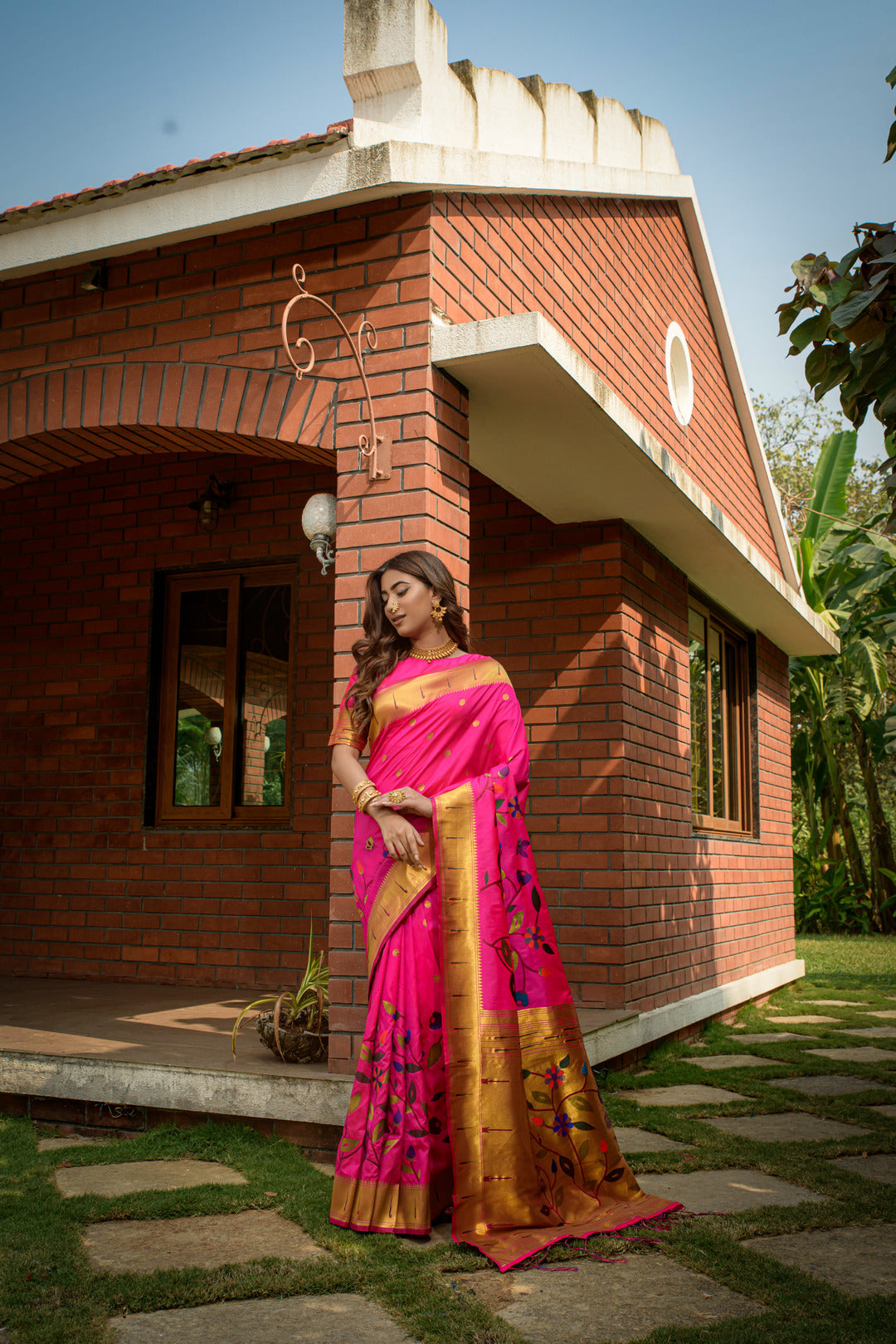 Dhiyona GR Women's Butterfly Hot Pink Zari Paithani Silk Saree