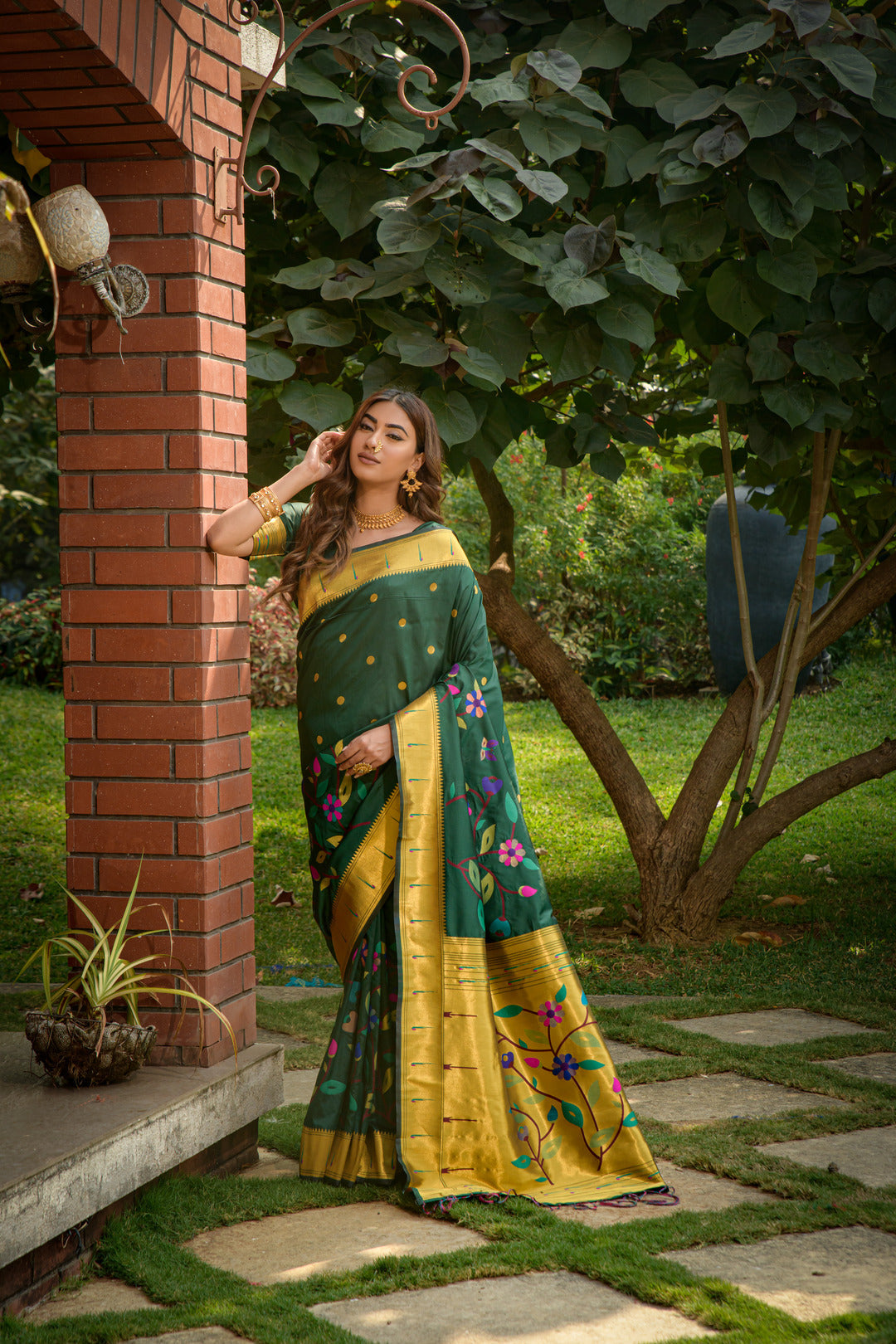 Dhiyona GR Women's Butterfly Drak Green Zari Paithani Silk Saree