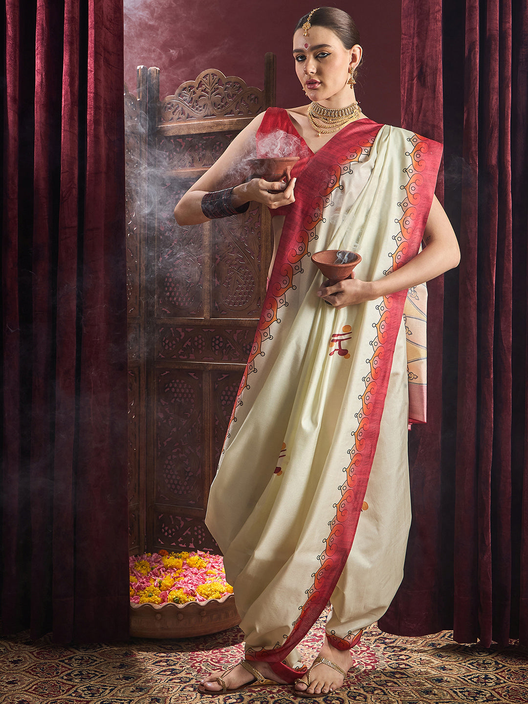 Women's Silk Blend Off White Printed Celebrity Saree With Blouse Piece