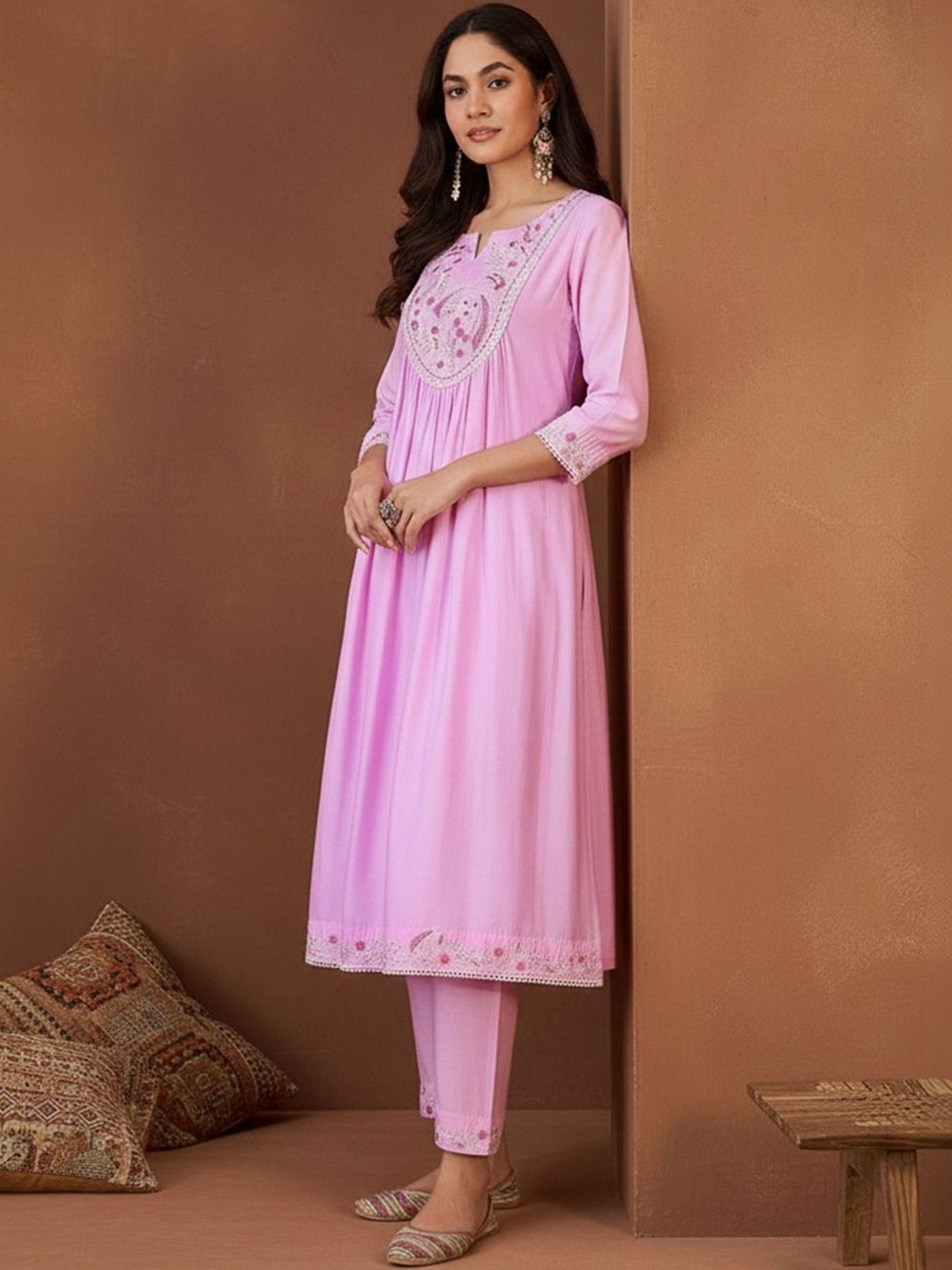 Dhiyona CH Women Floral Embroidered Regular Sequinned Kurta with Trousers & With Dupatta