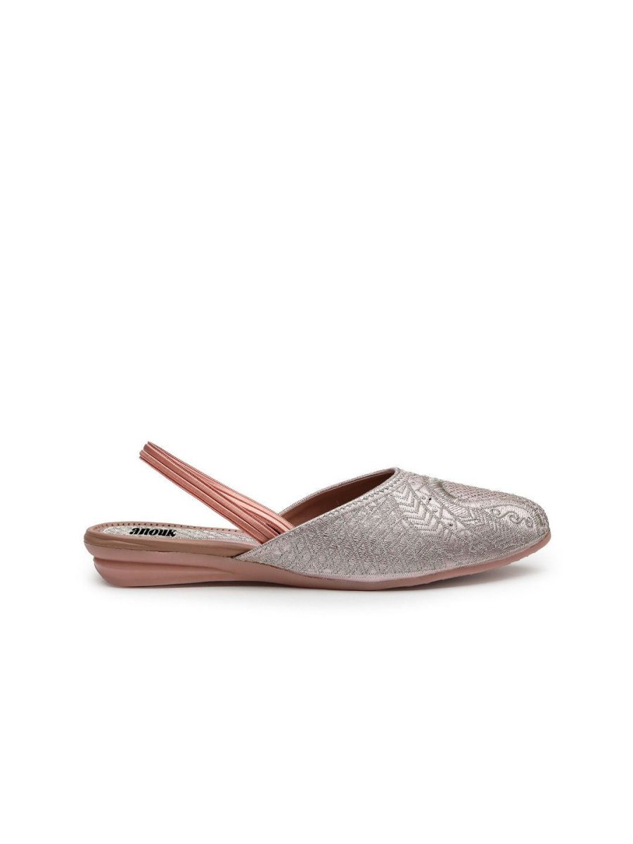 Dhiyona AK Women Embellished Flats