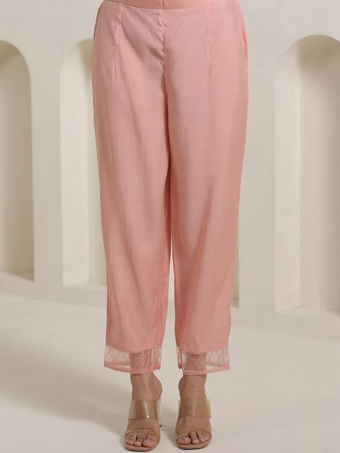 Women Floral Embroidered Regular Thread Work Kurta with Trousers & With Dupatta