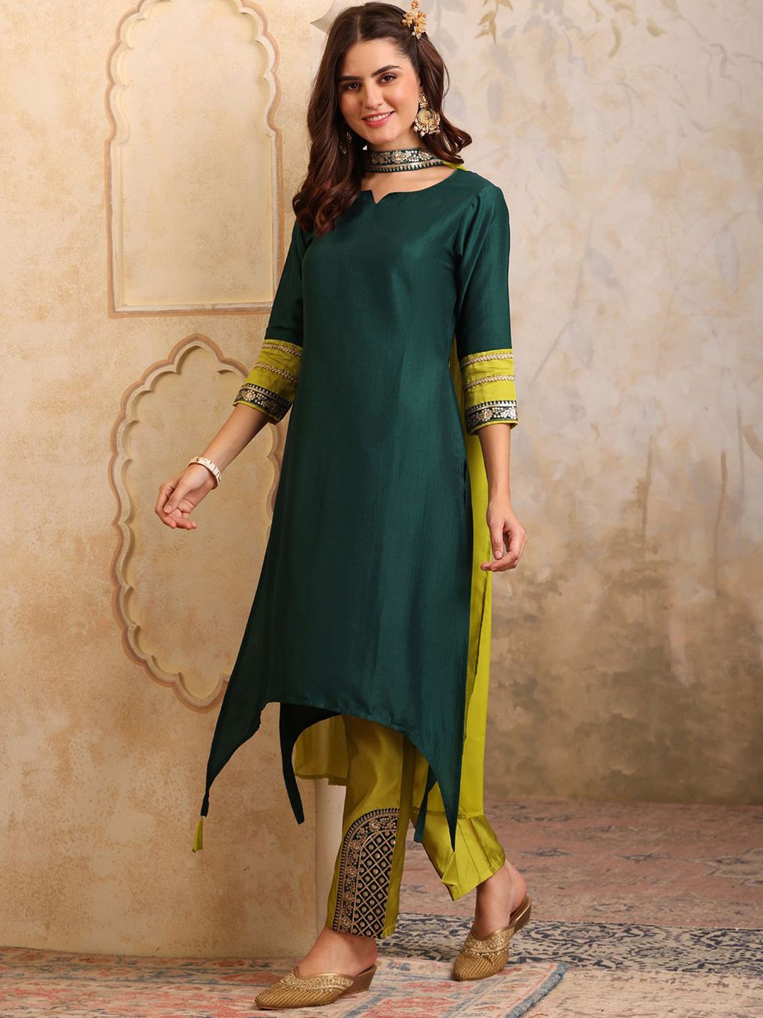 Dhiyona SN Women's Embroidered Sweetheart Neck Cotton Silk Kurta With Trouser And Dupatta