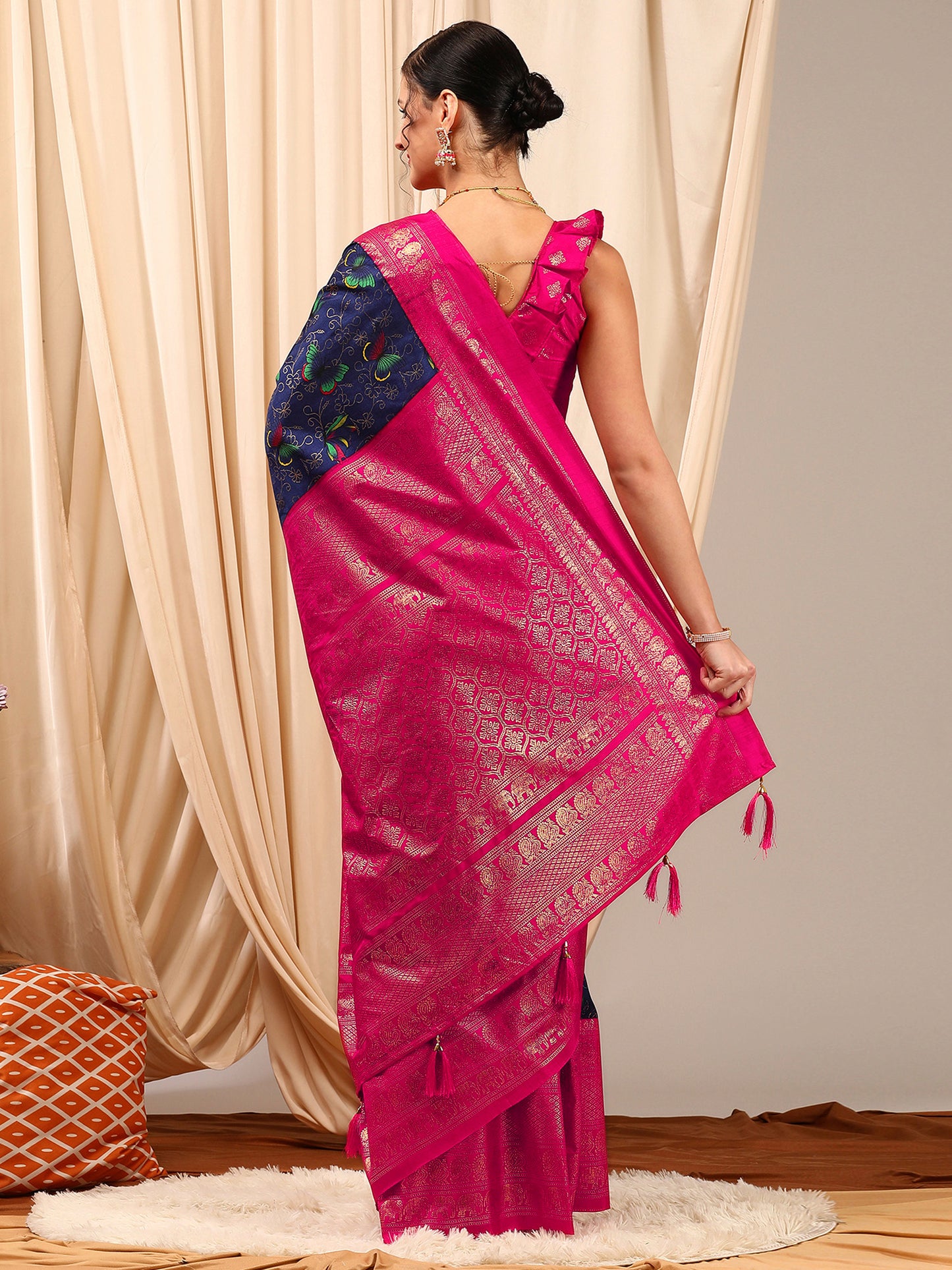 Women's Cotton Blend Navy Blue Printed Designer Saree With Blouse Piece