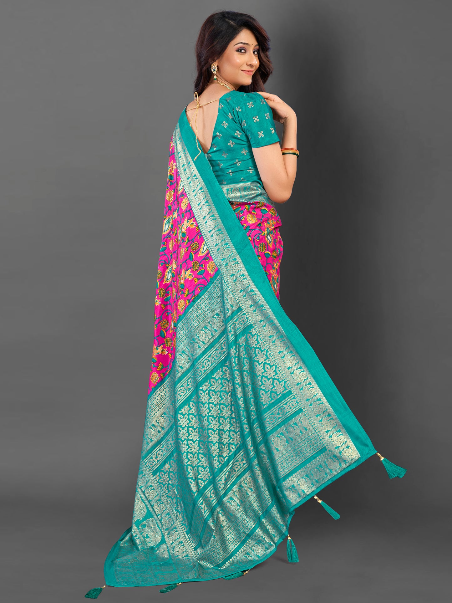 Women's Cotton Blend Pink Printed Designer Saree With Blouse Piece