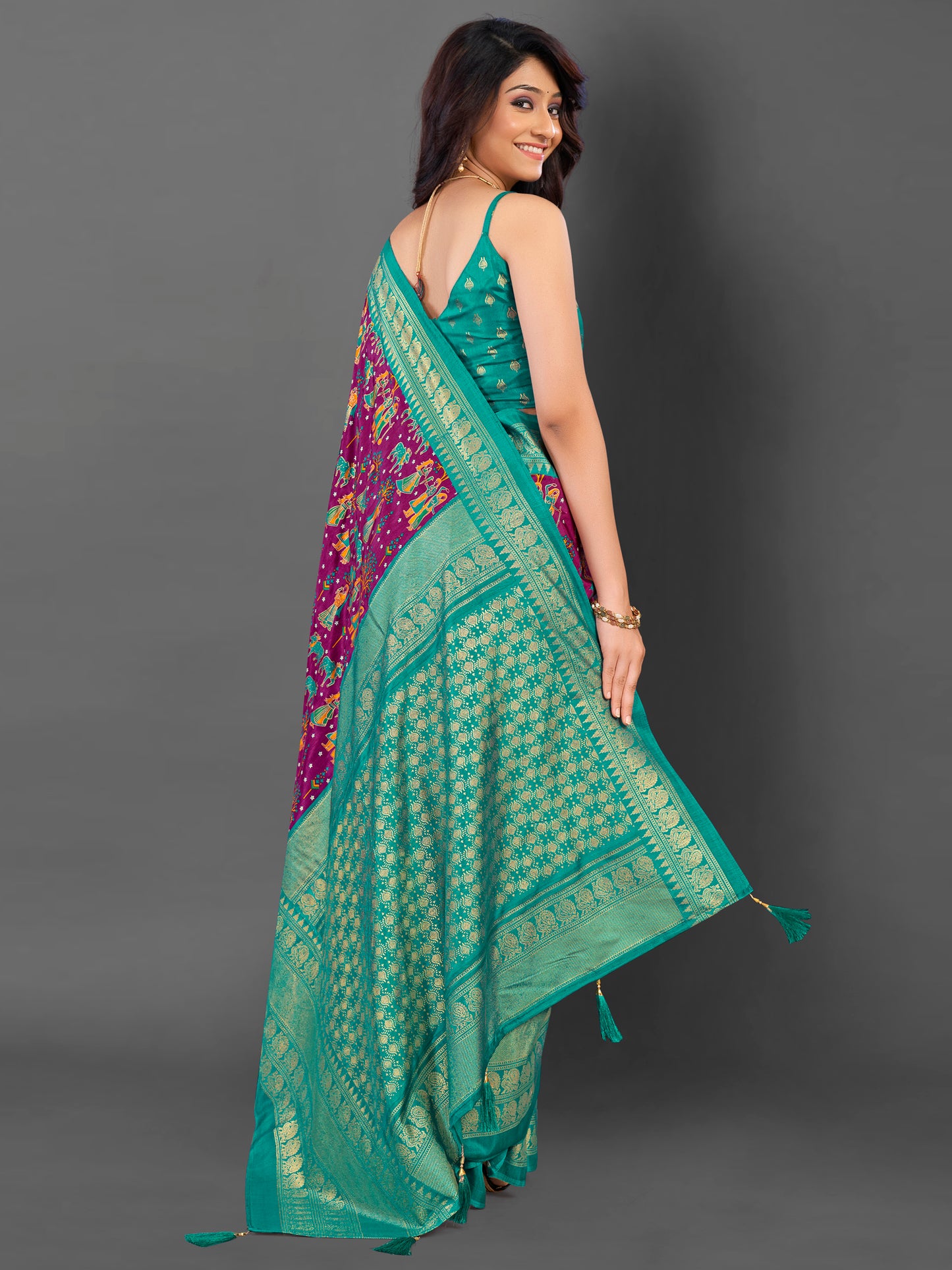 Women's Cotton Blend Magenta Printed Designer Saree With Blouse Piece