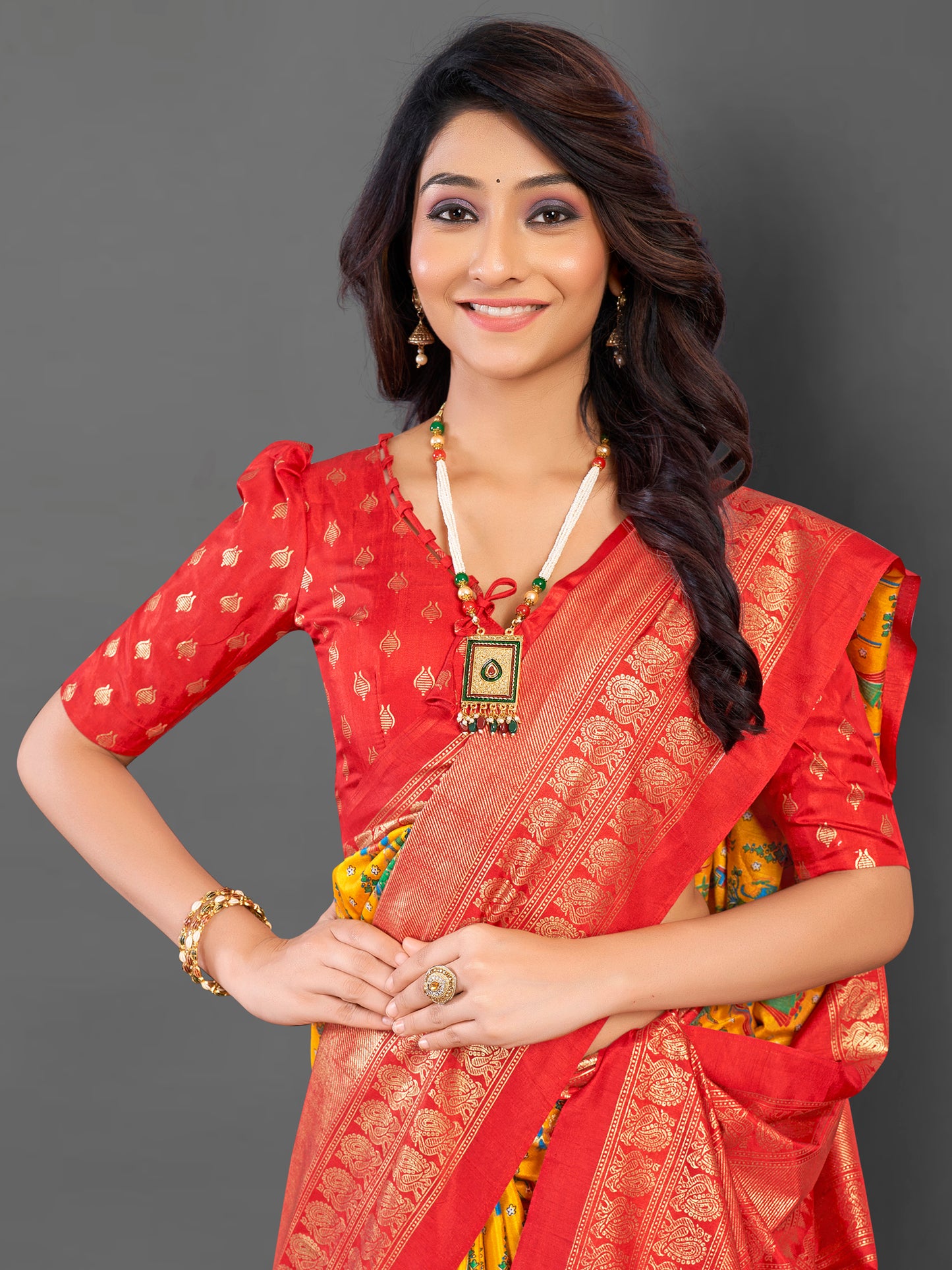 Women's Cotton Blend Yellow Printed Designer Saree With Blouse Piece