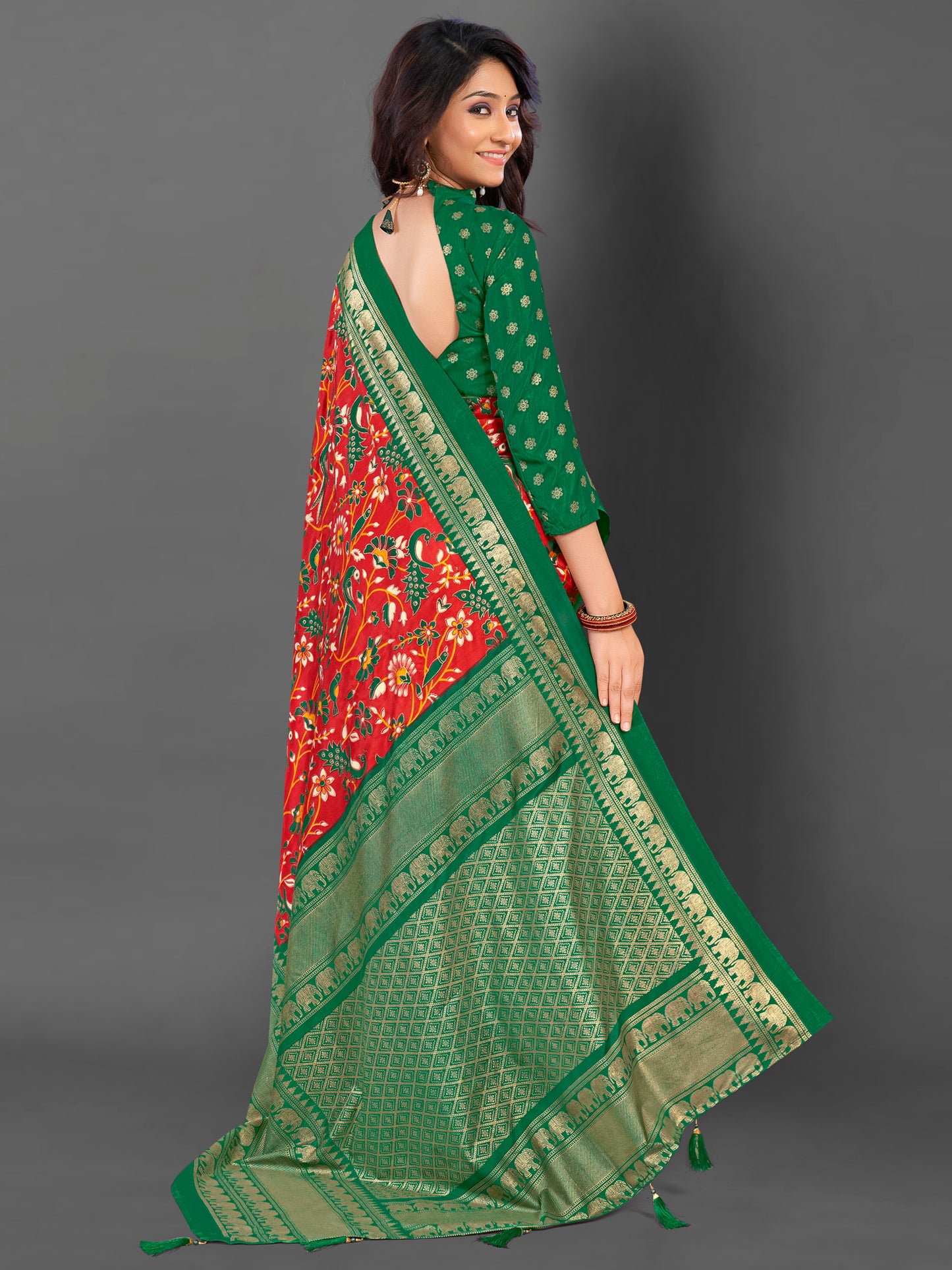 Women's Cotton Blend Red Printed Designer Saree With Blouse Piece