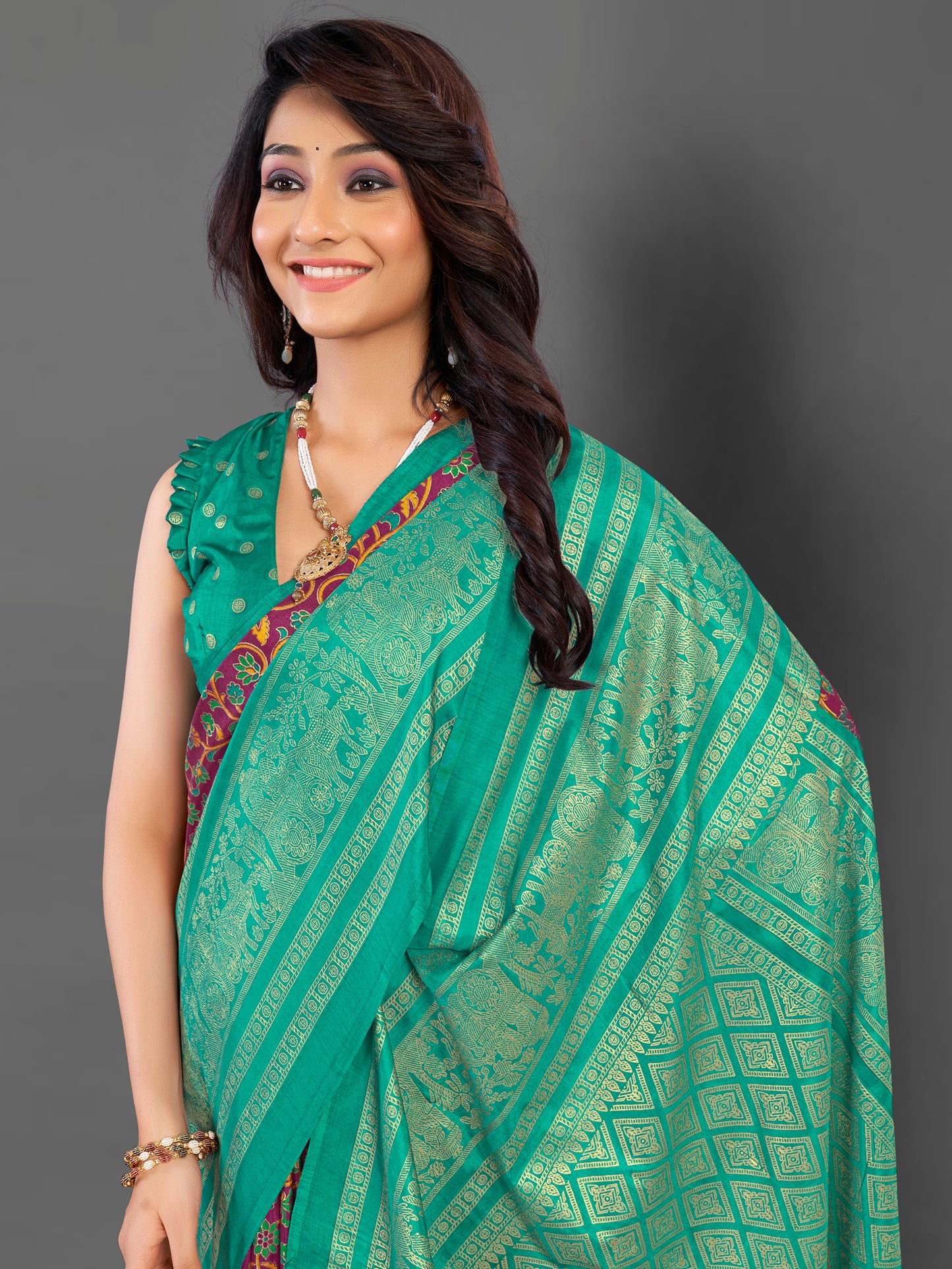 Women's Cotton Blend Magenta Printed Designer Saree With Blouse Piece