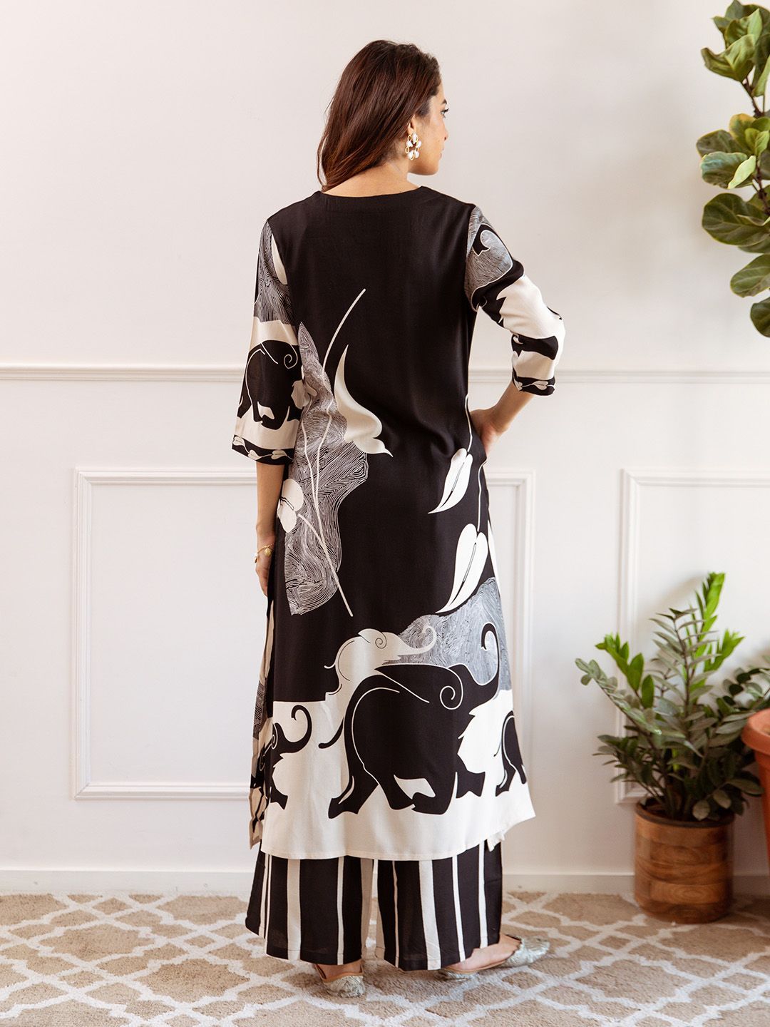 Dhiyona IS Women's Ethnic Motifs Printed Beads And Stones Straight Kurta With Palazzos