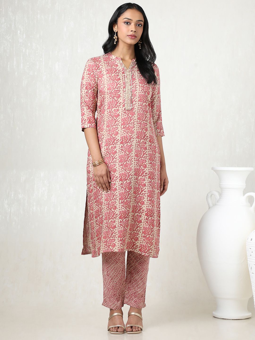 Dhiyona SO Women's Women Bandhani Printed Regular Gotta Patti Kurta with Trousers