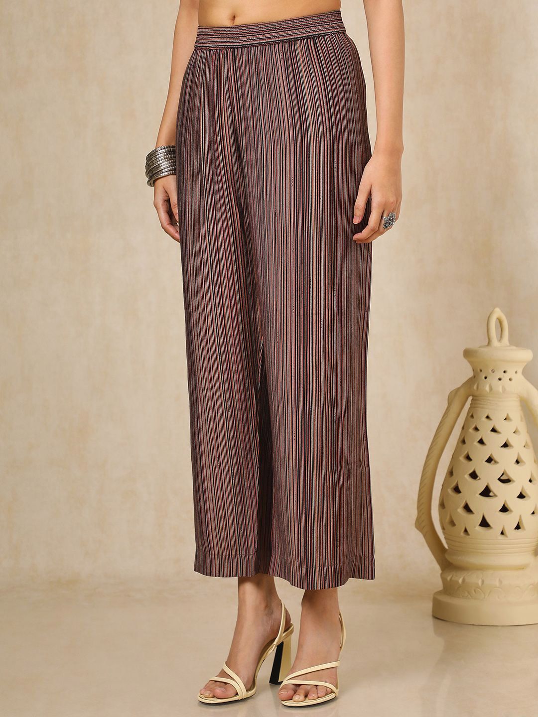 Dhiyona SO Women's Floral Printed Round Neck Sequinned Straight Kurta With Palazzo