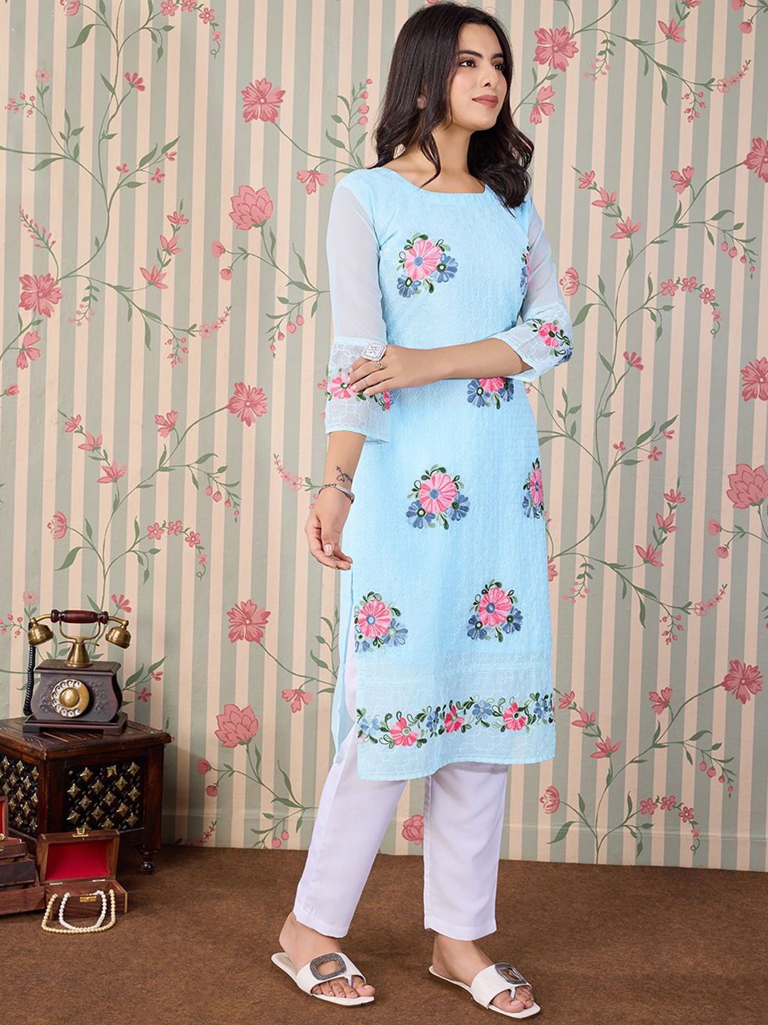 Dhiyona OD Floral Embroidered Thread Work Floral Georgette Straight Kurta