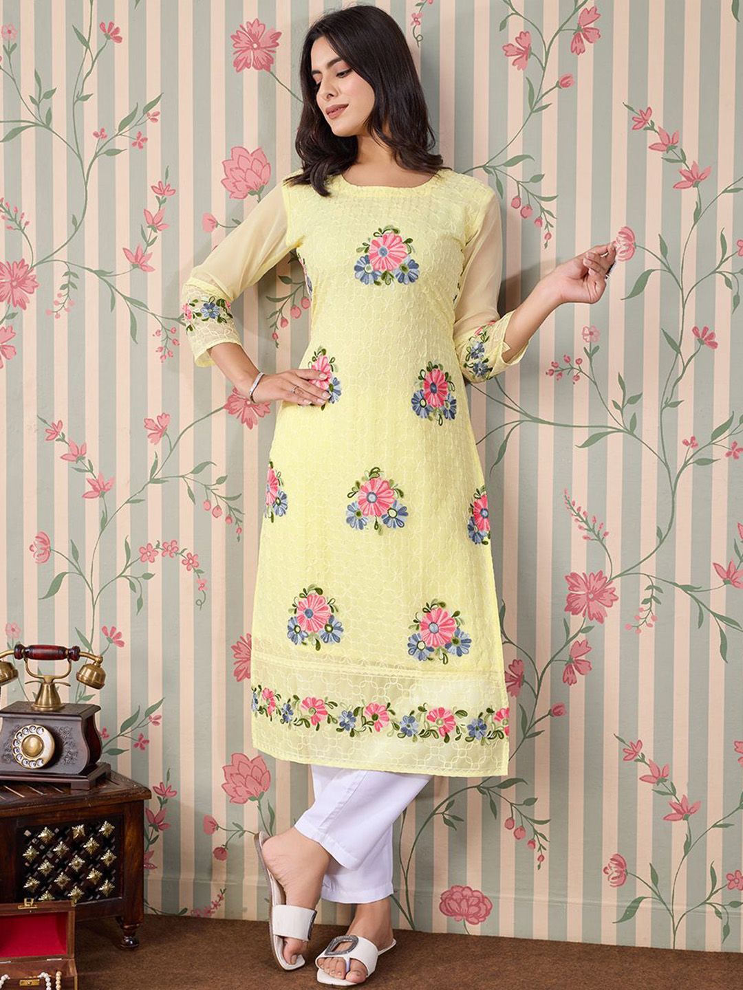 Dhiyona OD Floral Embroidered Thread Work Floral Georgette Straight Kurta
