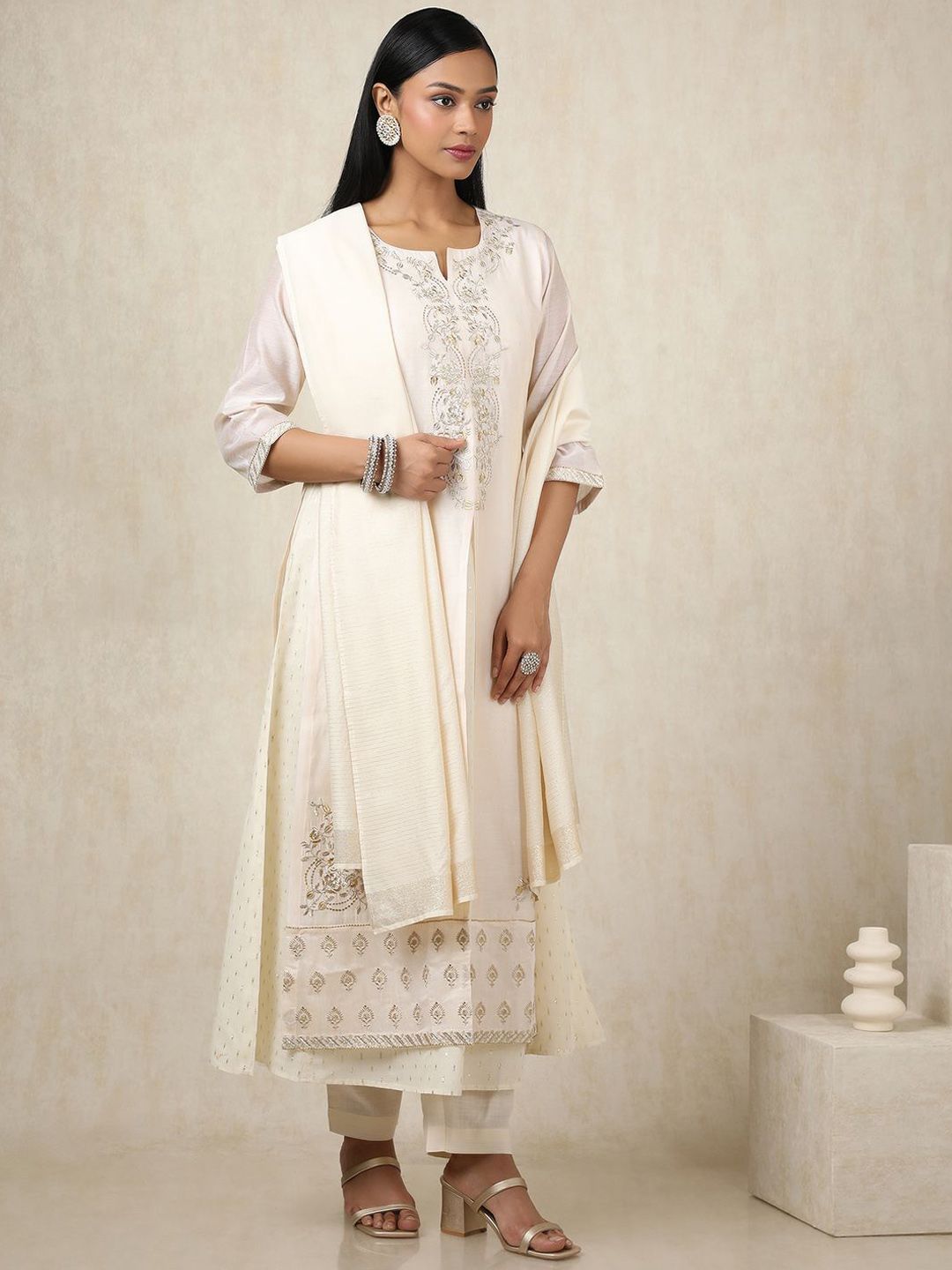 Dhiyona SO Women's Alina Cut Floral Embroidered Thread Work Chanderi Silk A-Line Kurta With Trousers & Dupatta