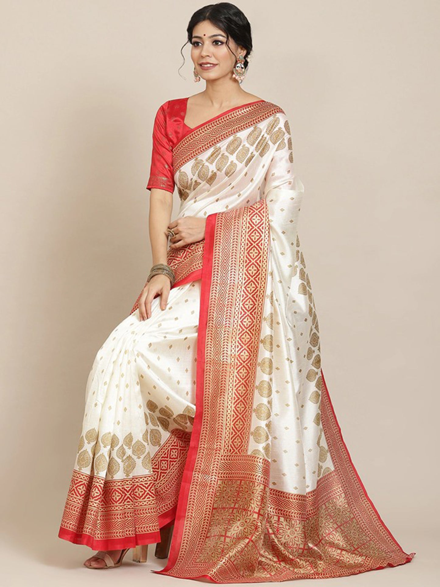 Women's Silk Blend Off White Digital Print Designer Saree With Blouse Piece