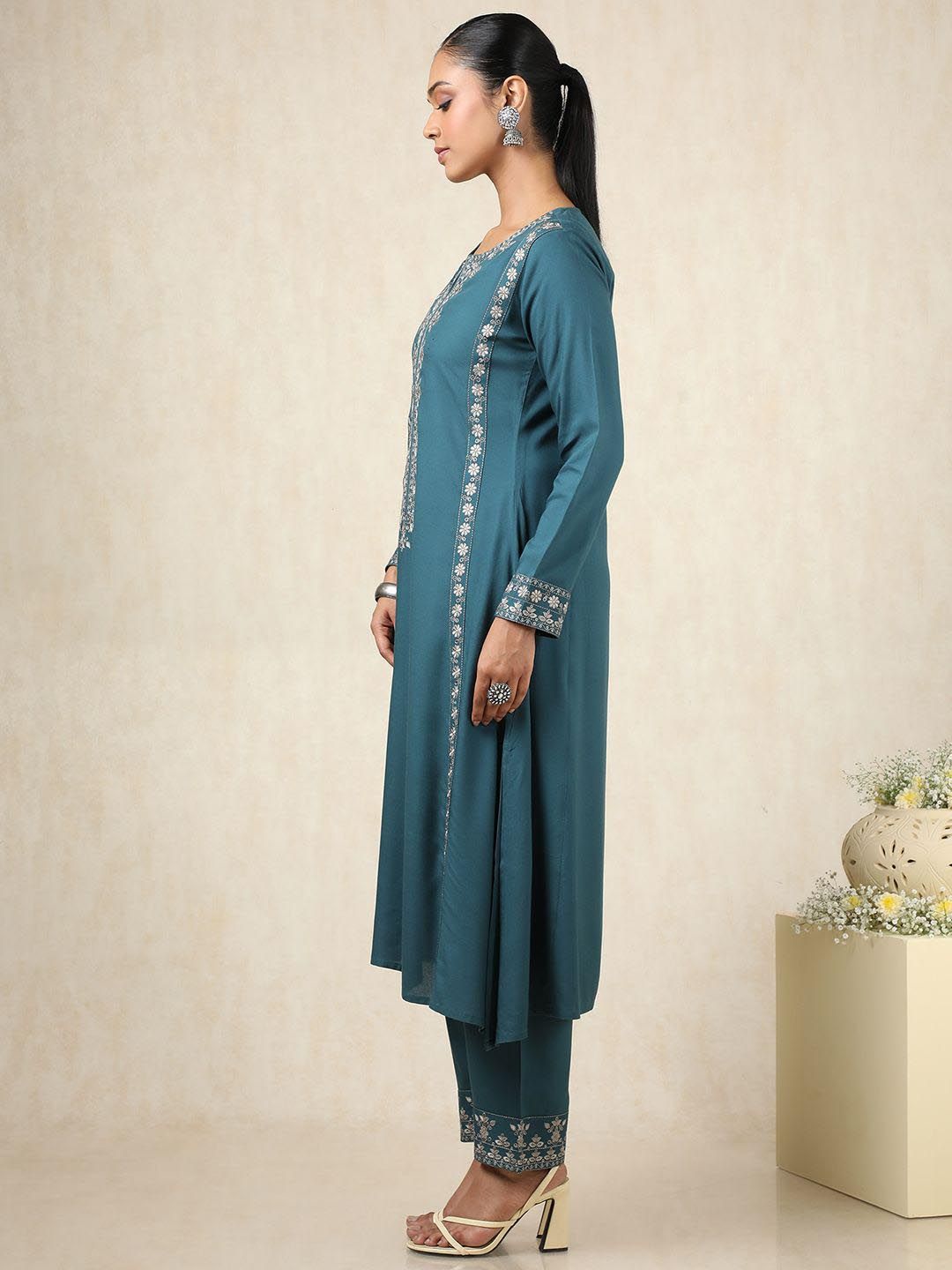 Dhiyona SO Women's Floral Embroidered Thread Work Notch Neck A-Line Kurta With Palazzos