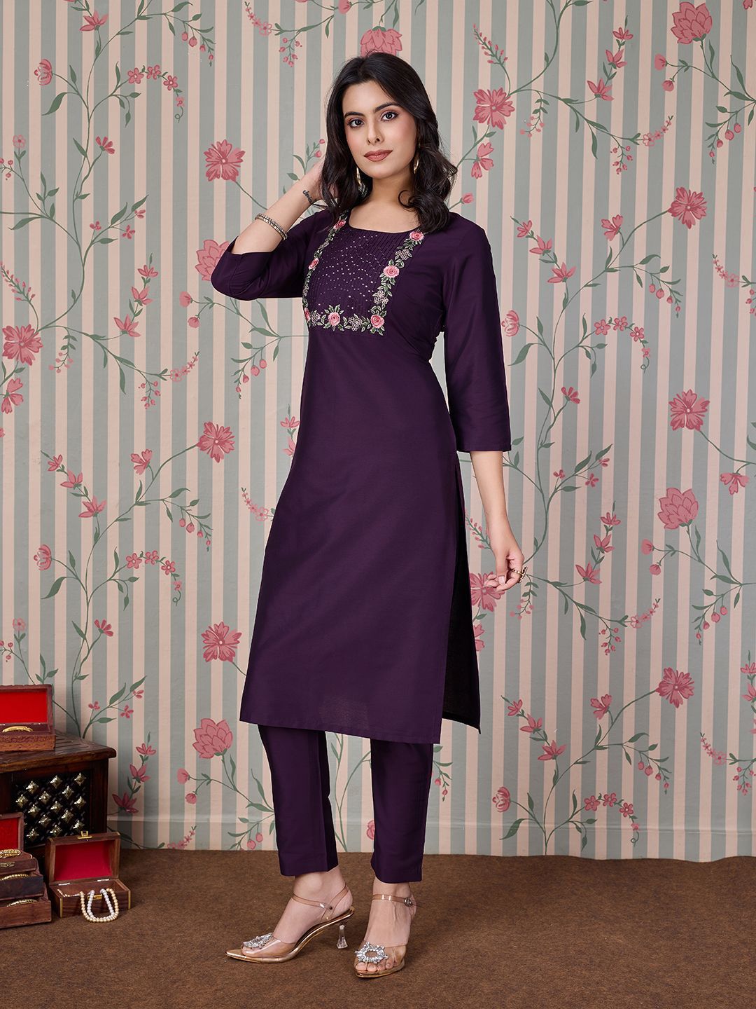 Dhiyona OD Women Embroidered Straight Kurta