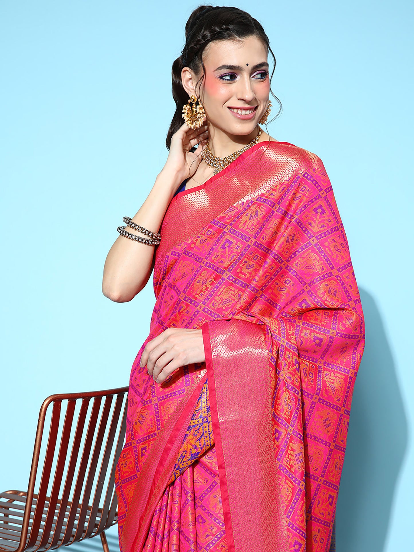 Women's Silk Blend Pink Woven Design Designer Saree With Blouse Piece