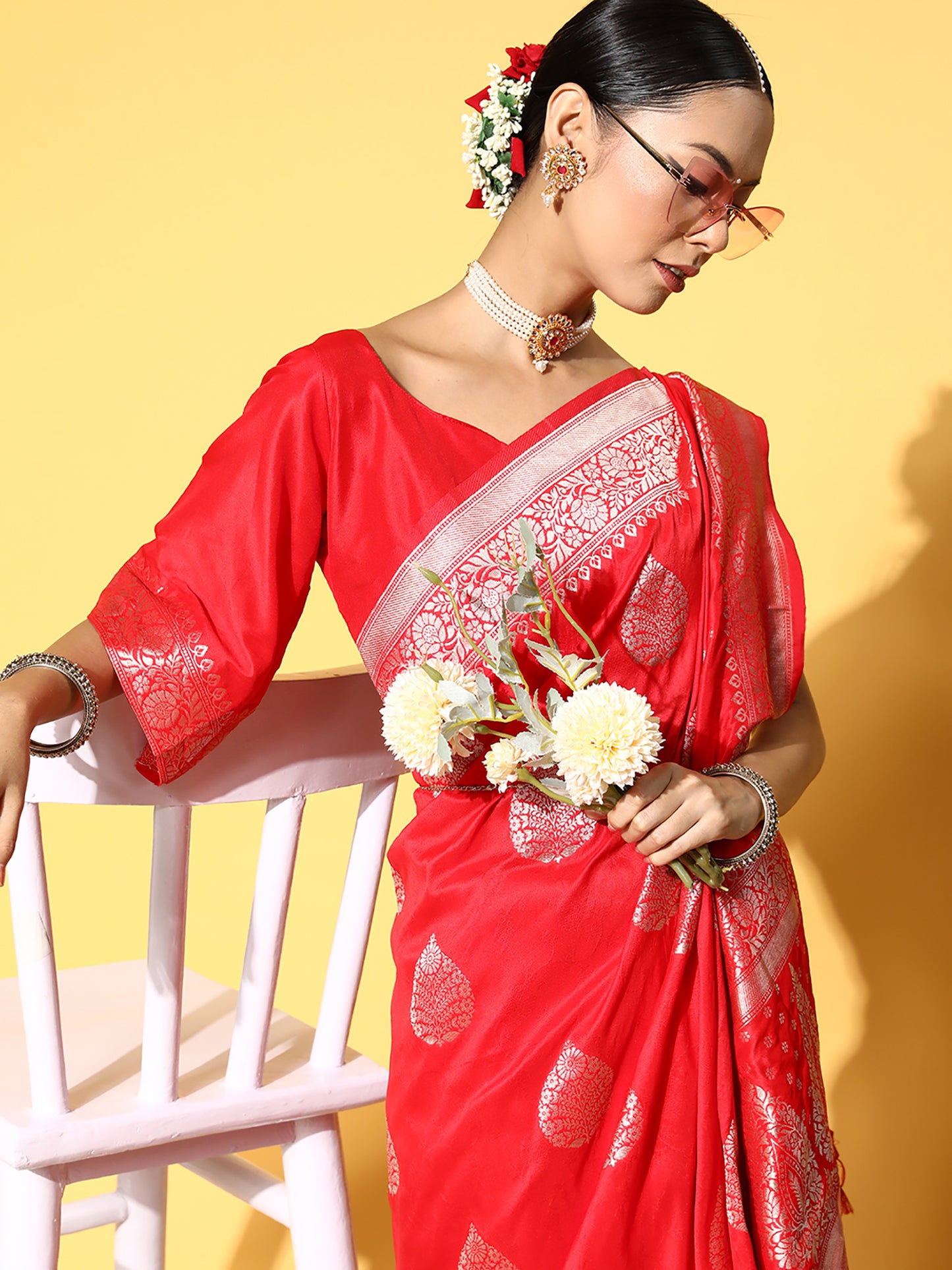 Women's Silk Blend Red Woven Design Celebrity Saree With Blouse Piece