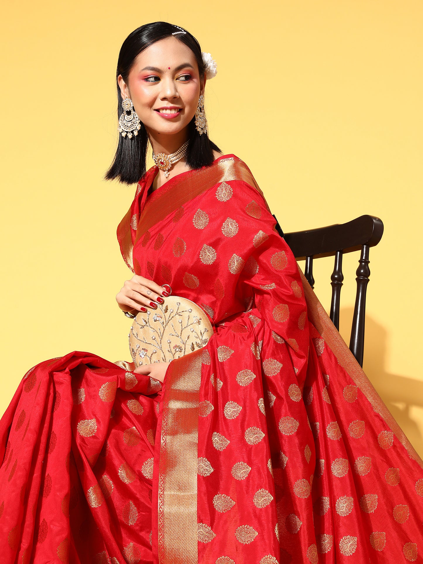Women's Silk Blend Red Woven Design Celebrity Saree With Blouse Piece