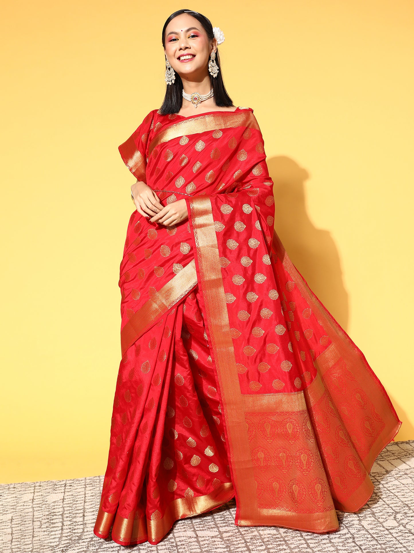 Women's Silk Blend Red Woven Design Celebrity Saree With Blouse Piece