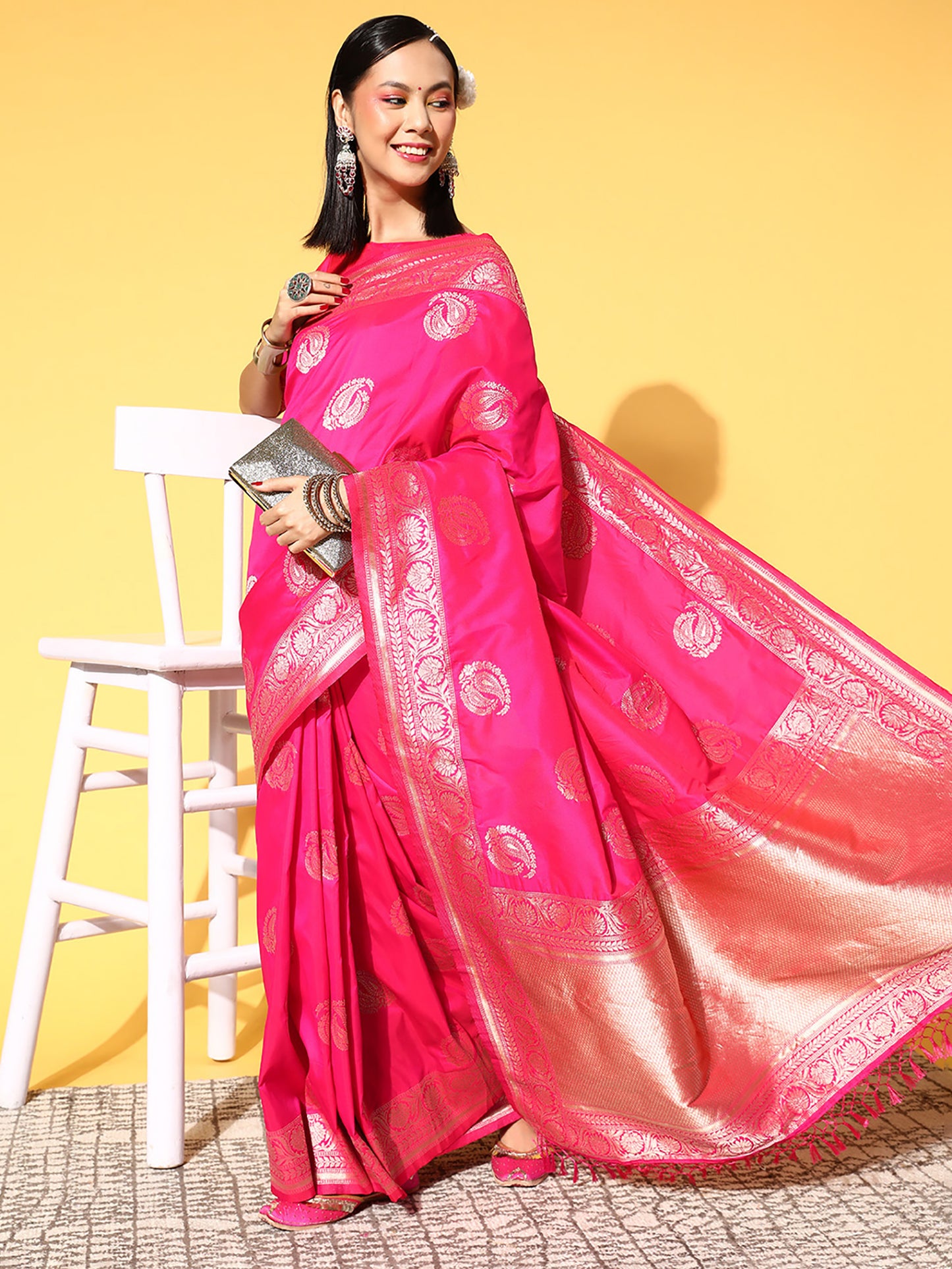 Women's Silk Blend Pink Woven Design Celebrity Saree With Blouse Piece