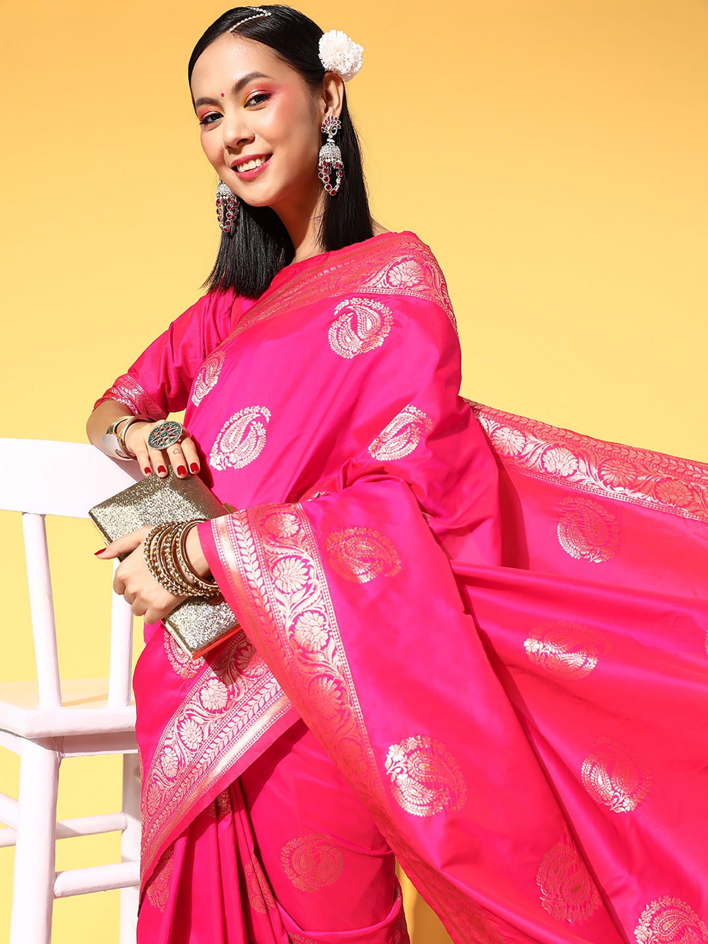 Women's Silk Blend Pink Woven Design Celebrity Saree With Blouse Piece