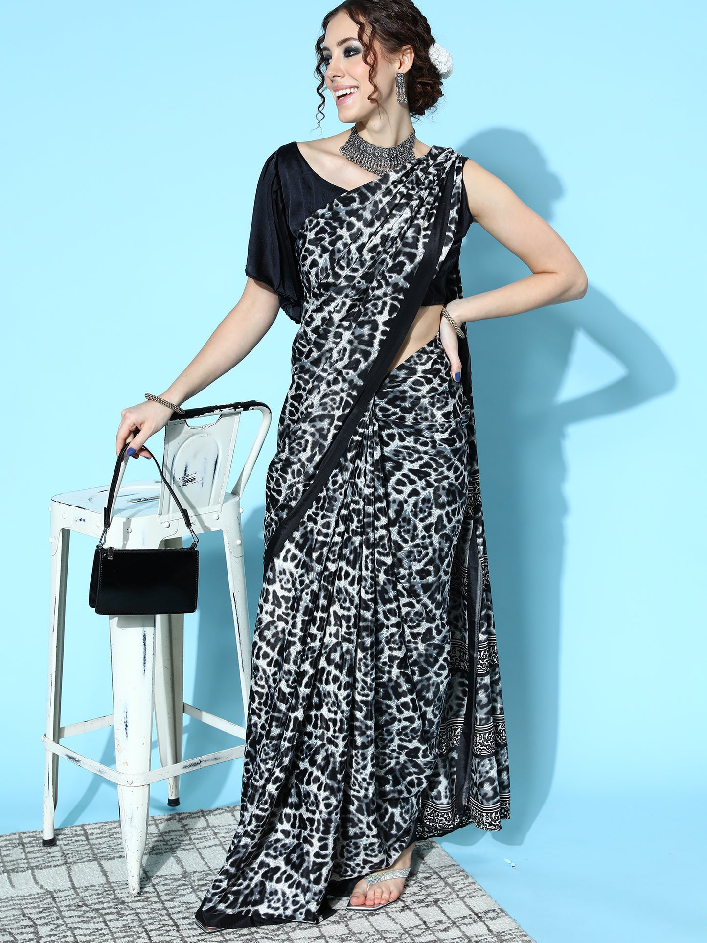 Women's Crepe Black Digital Print Designer Saree With Blouse Piece