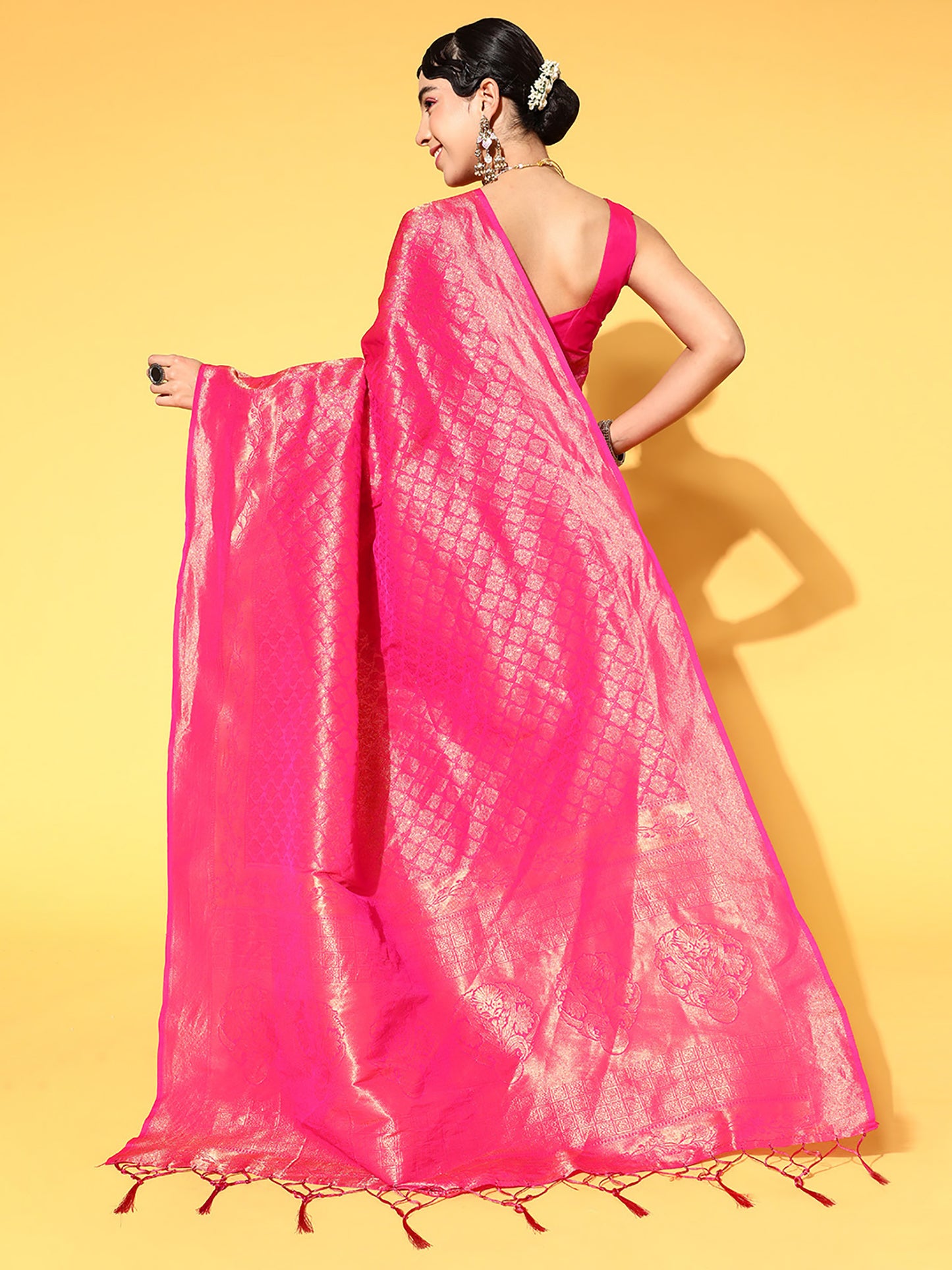 Women's Silk Blend Pink Woven Design Celebrity Saree With Blouse Piece
