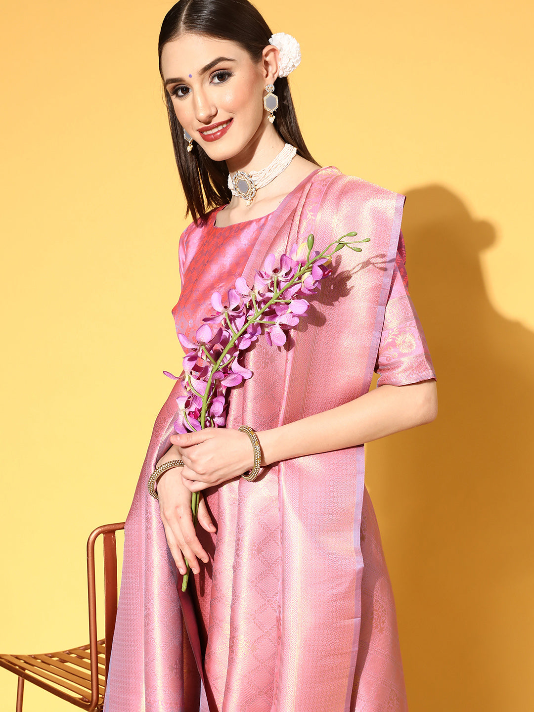 Women's Silk Blend Mauve Woven Design Handloom Saree With Blouse Piece