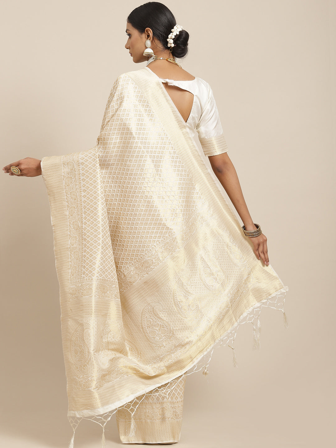 Women's Kanjeevaram Silk Cream Woven Design Woven saree With Blouse Piece