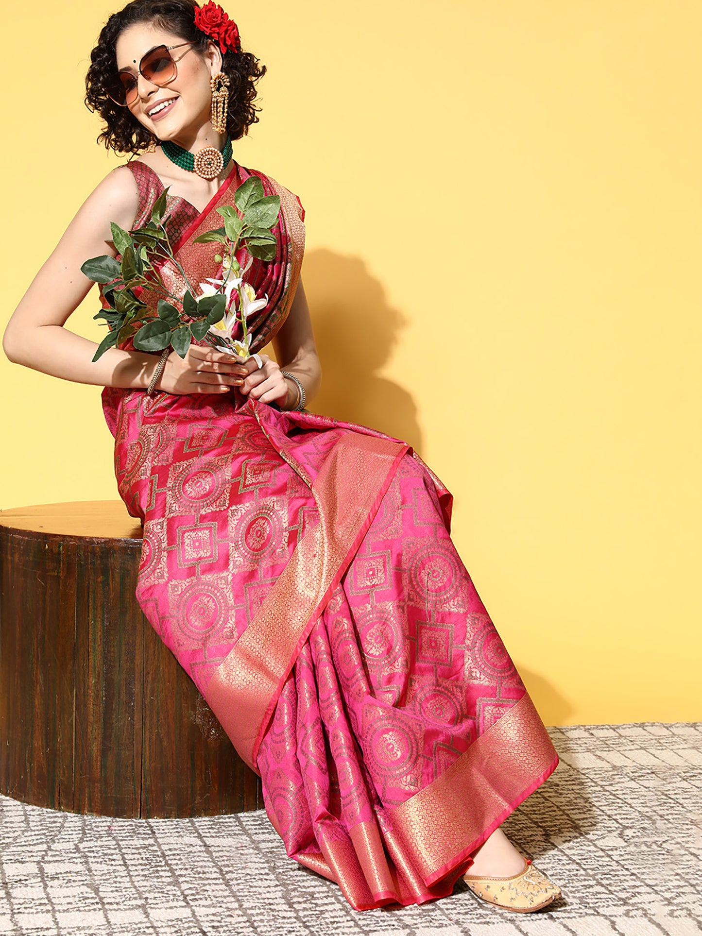 Women's Silk Blend Pink Woven Design Celebrity Saree With Blouse Piece