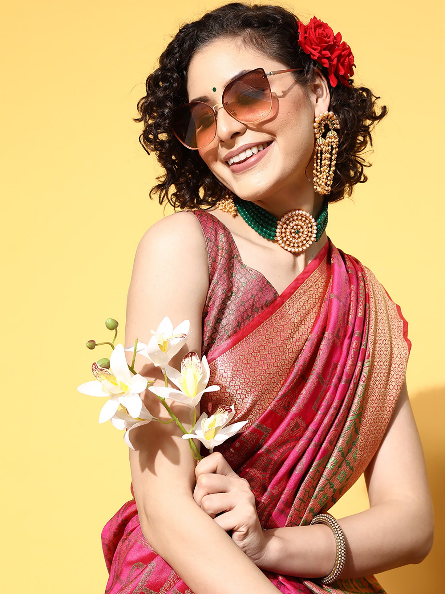 Women's Silk Blend Pink Woven Design Celebrity Saree With Blouse Piece
