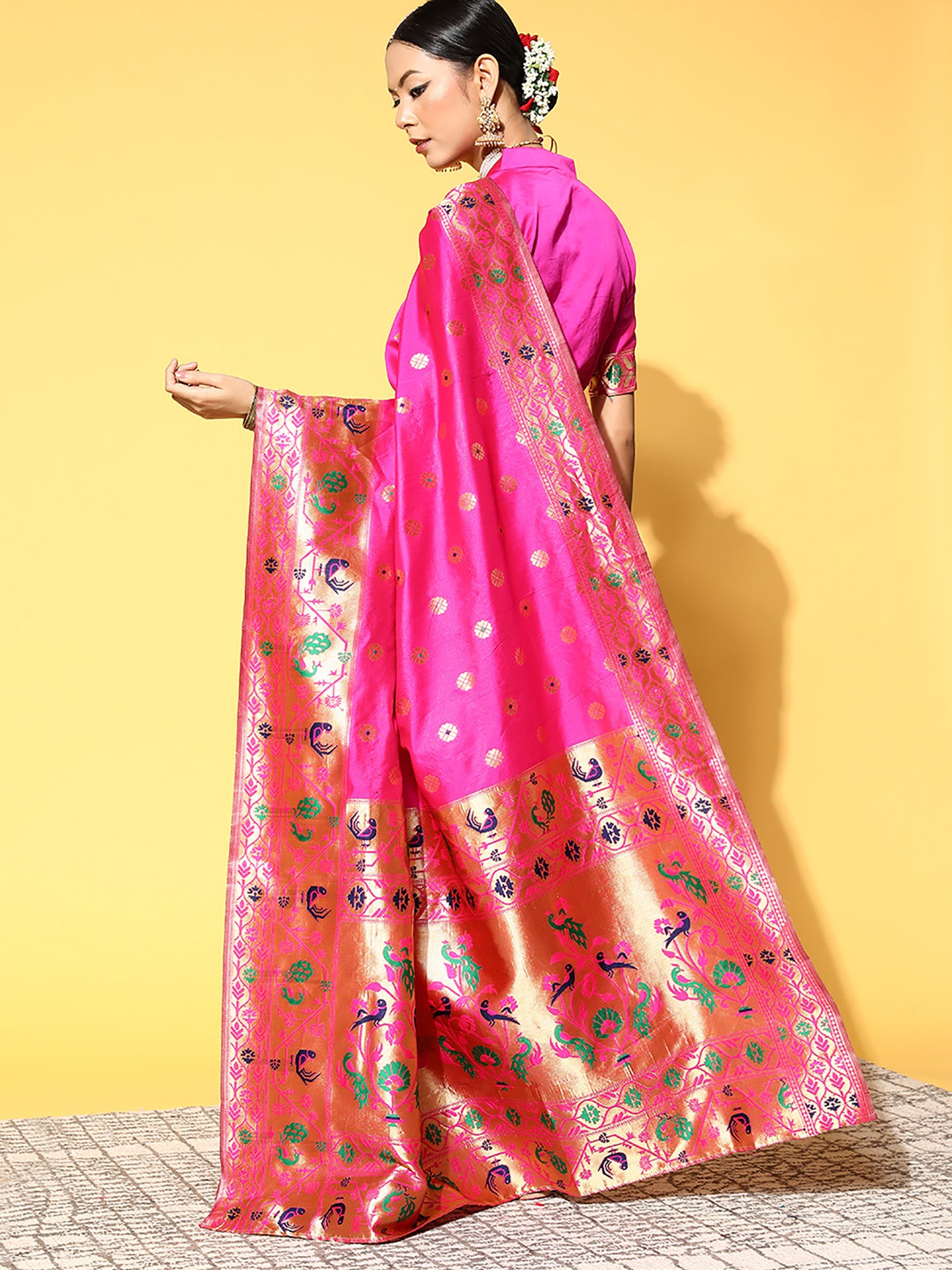 Women's Silk Blend Pink Woven Design Celebrity Saree With Blouse Piece