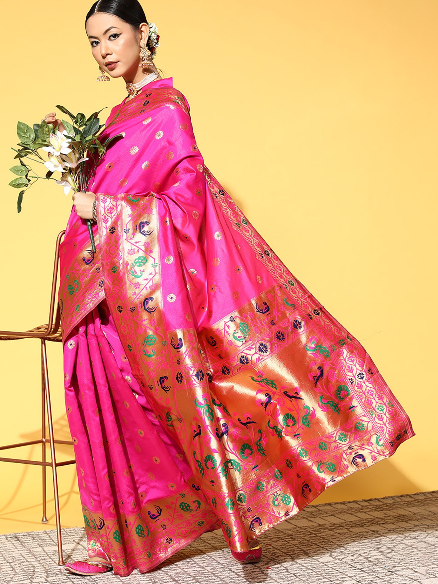 Women's Silk Blend Pink Woven Design Celebrity Saree With Blouse Piece