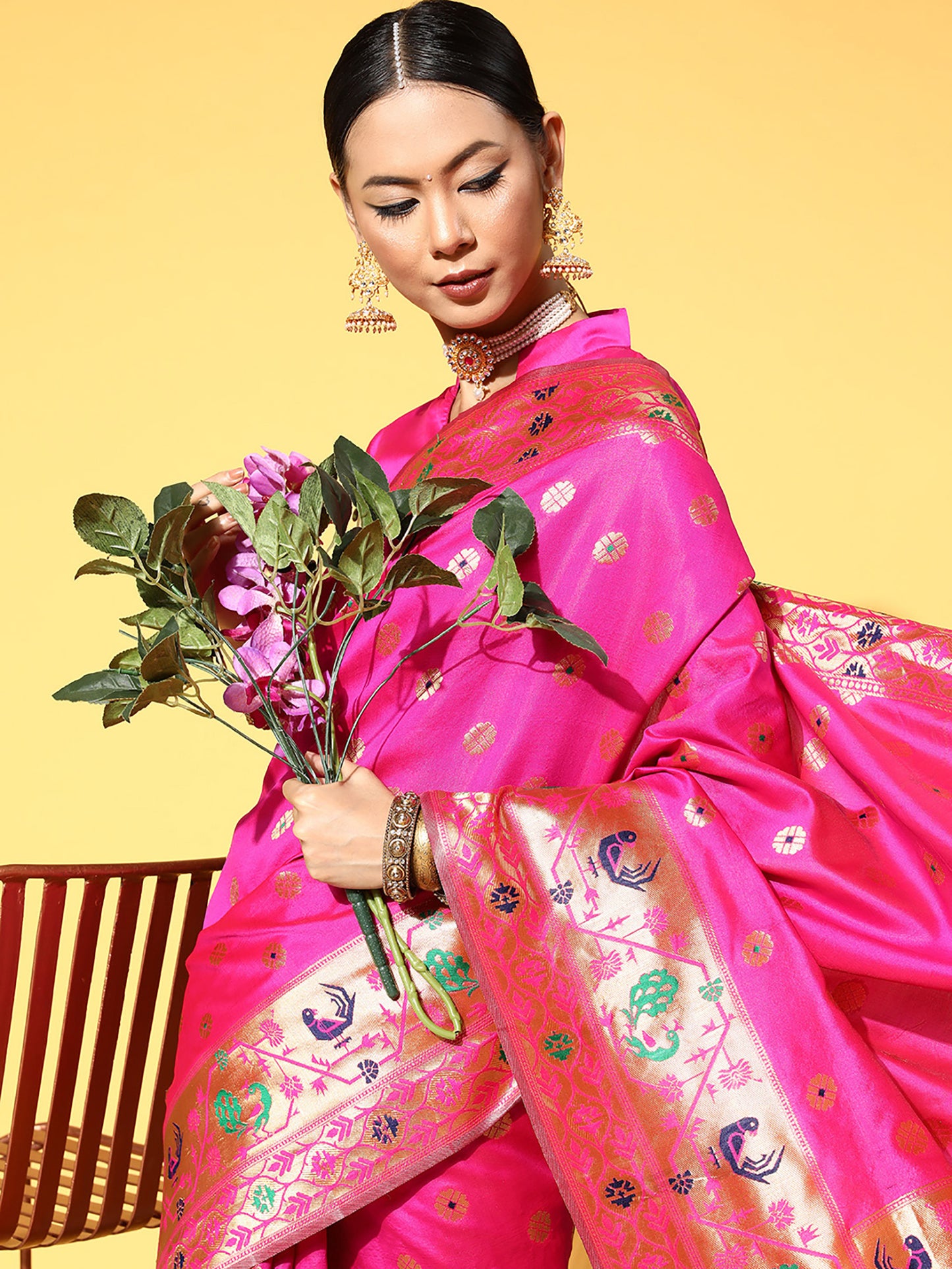 Women's Silk Blend Pink Woven Design Celebrity Saree With Blouse Piece