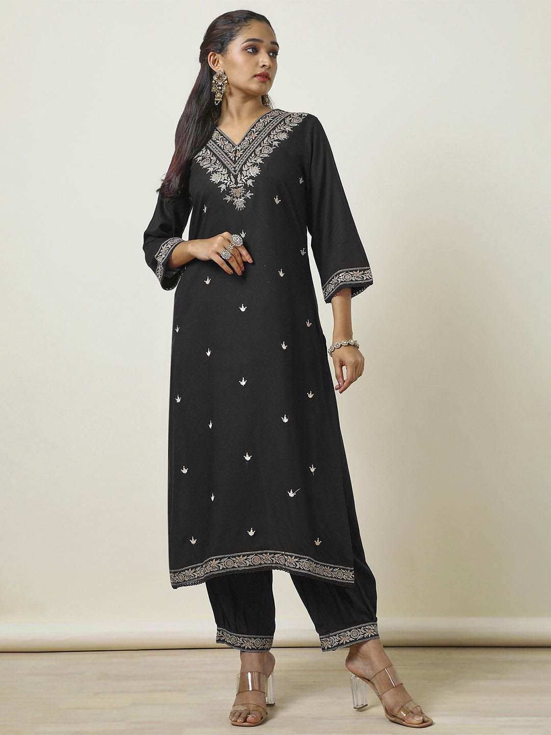Dhiyona SO Women's Floral Embroidered Thread Work Straight Kurta with Salwar & Dupatta