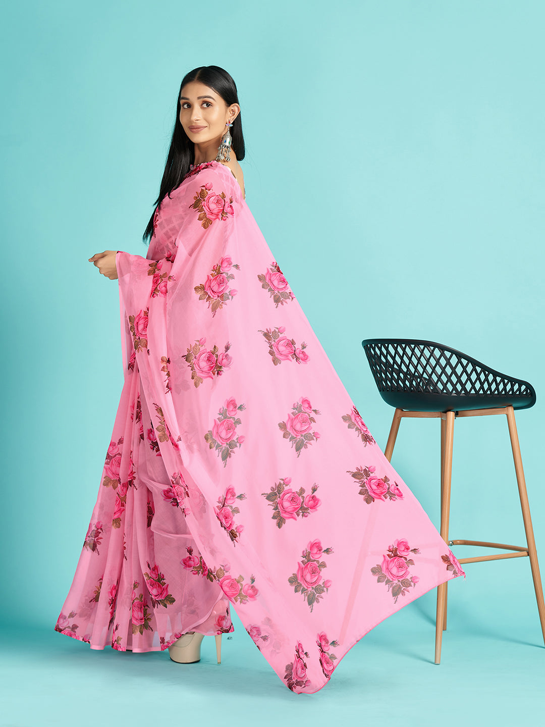 Women's Organza Pink Digital Print Designer Saree With Blouse Piece