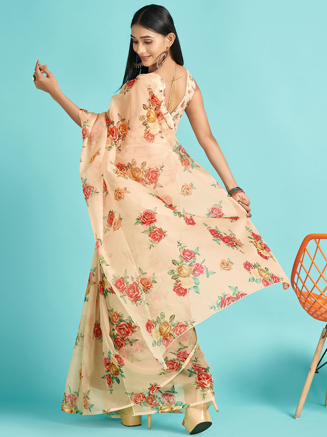 Women's Organza Cream Digital Print Designer Saree With Blouse Piece