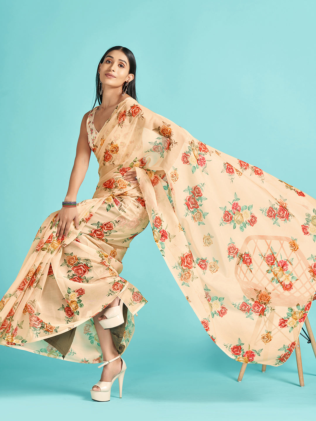 Women's Organza Cream Digital Print Designer Saree With Blouse Piece