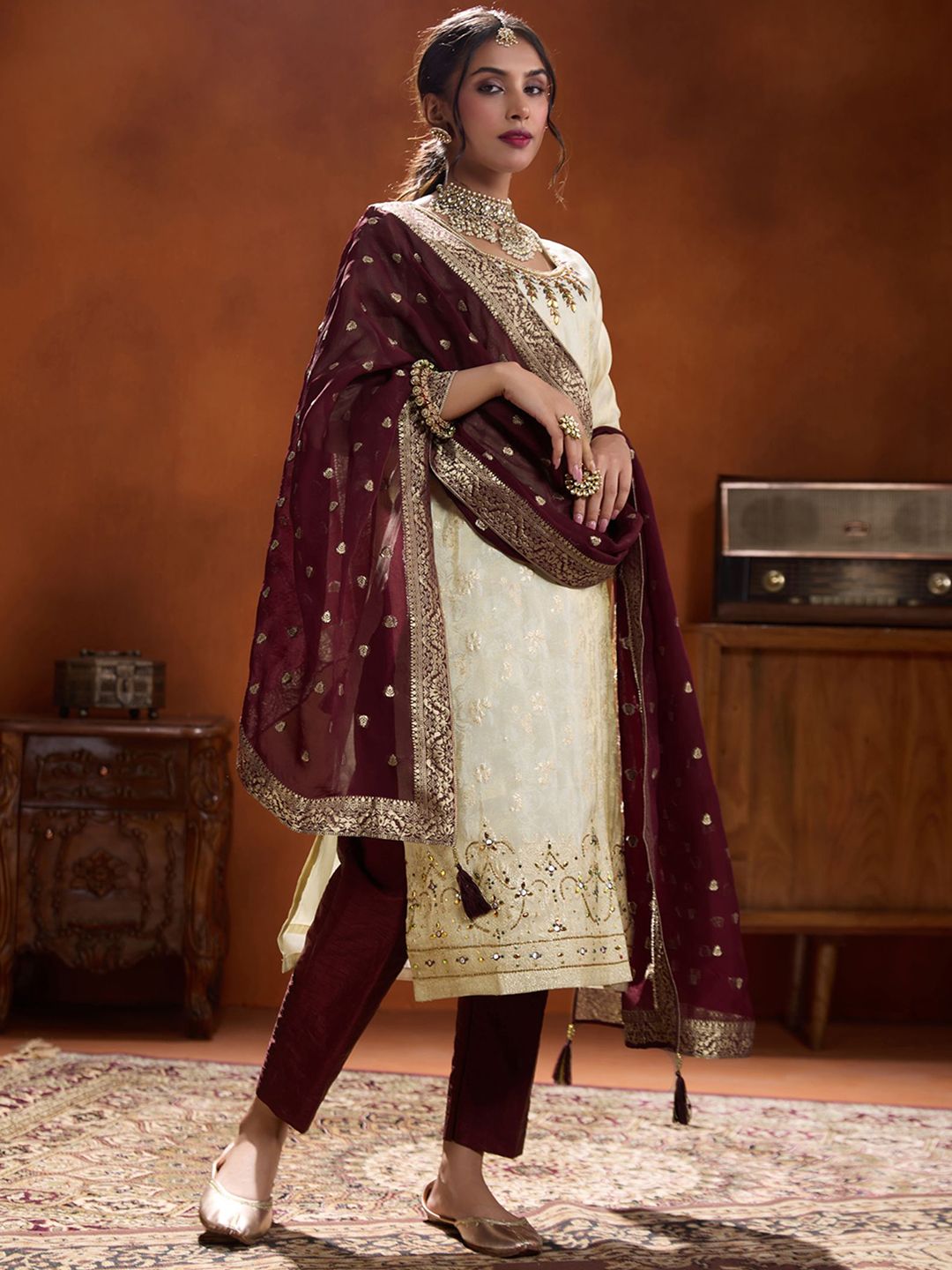Dhiyona WP Floral Embroidered Beads and Stones Jacquard Kurta with Trousers & With Dupatta
