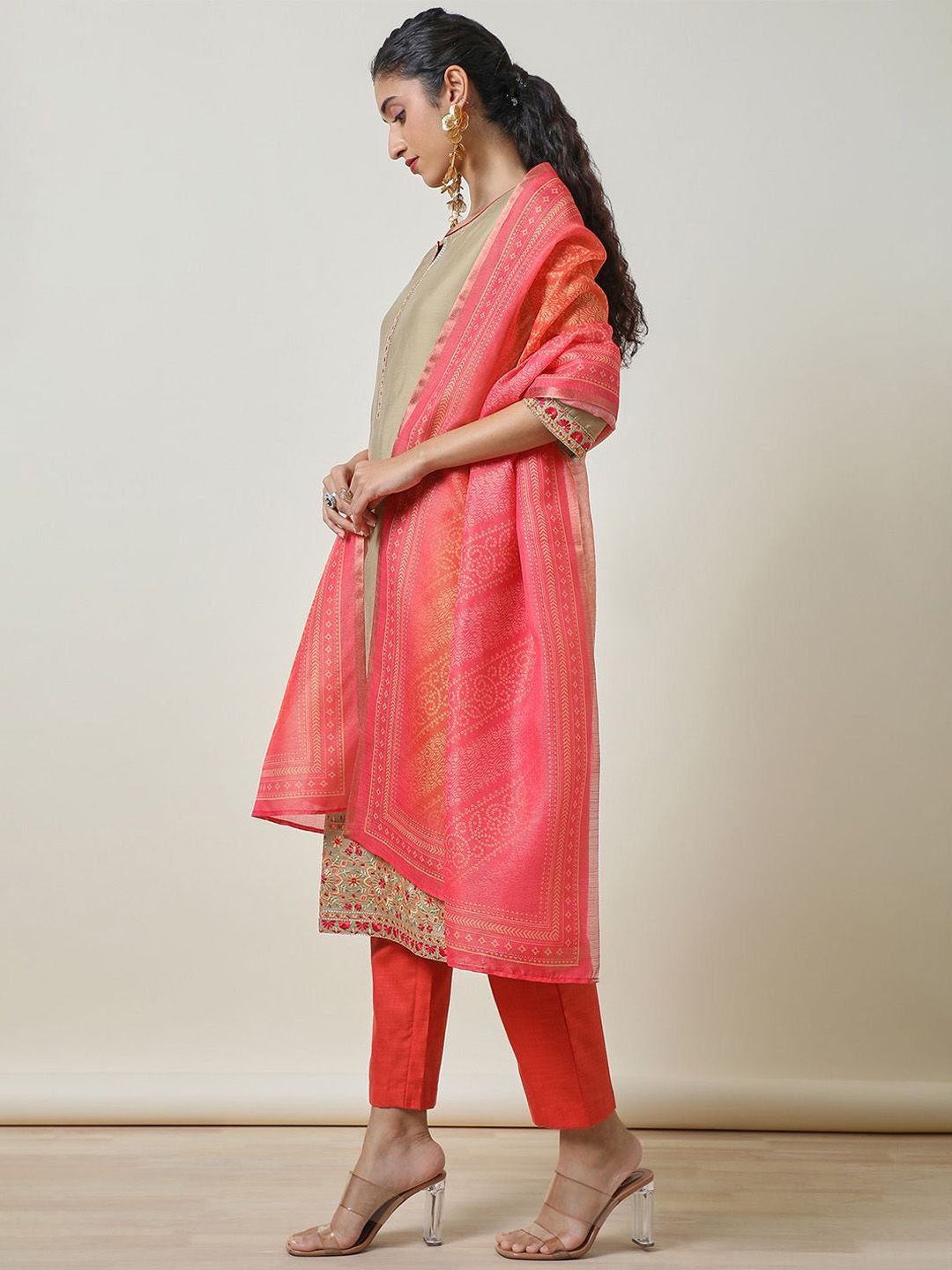 Dhiyona SO Women's Beige Floral Embroidered Thread Work Chanderi Silk Kurta With Trousers & Dupatta