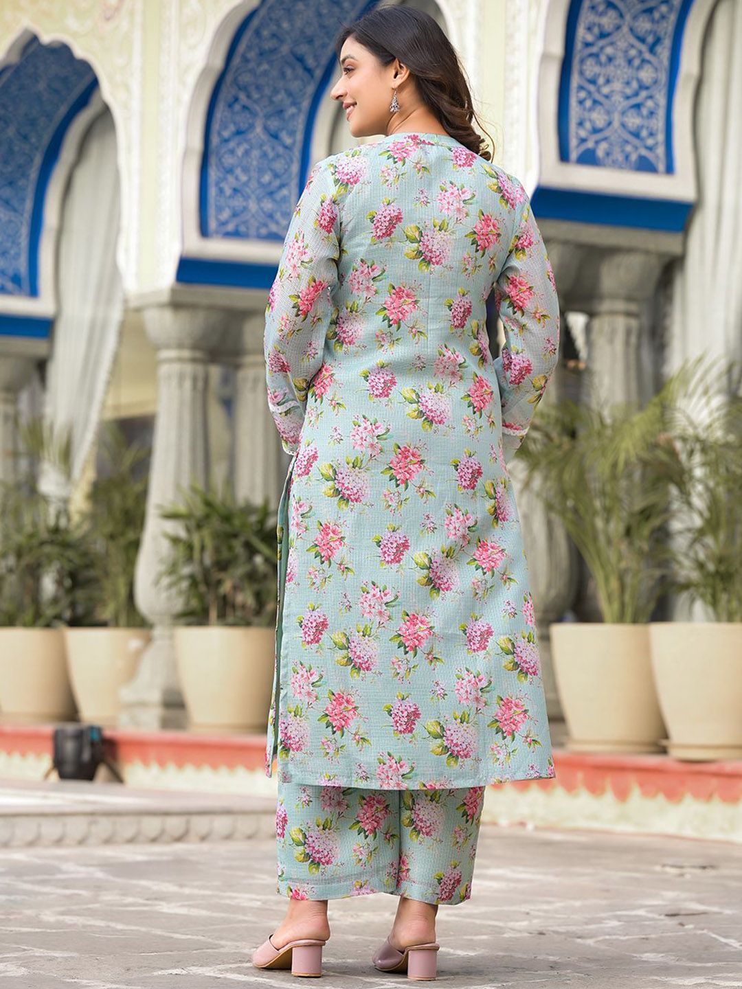 Dhiyona VA Women'sFloral Printed Mandarin Collar Regular Kurta With Trousers