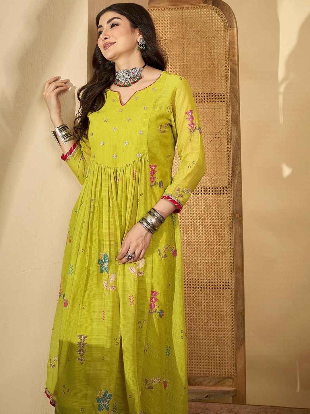 Dhiyona SN Women's Floral Woven Design Zari Anarakli Kurta With Trousers & Dupatta