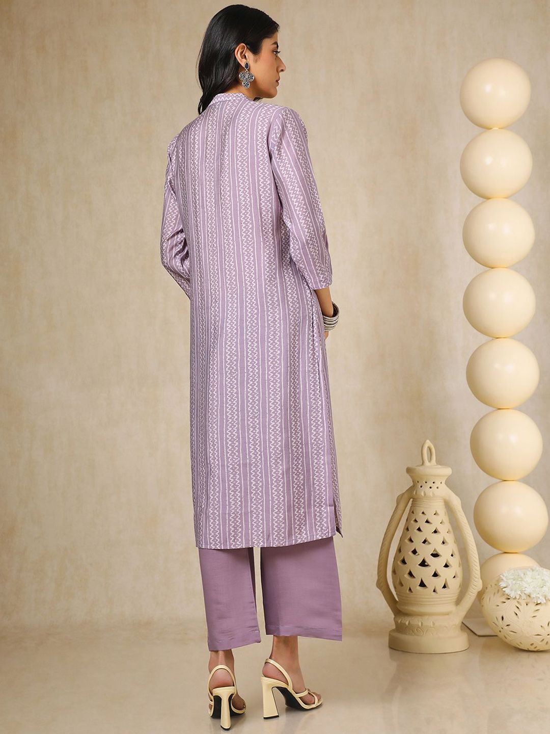 Dhiyona SO Women's Striped Mandarin Collar Thread Work Chanderi Cotton Straight Kurta With Trouser