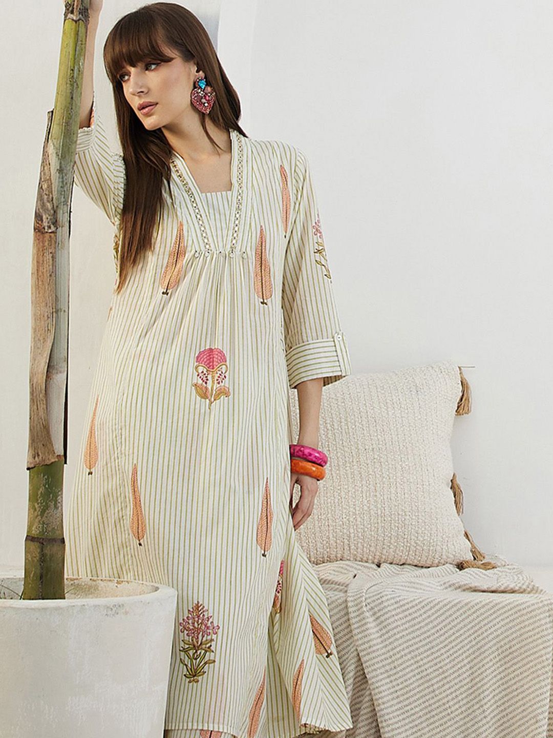 Dhiyona IE Floral Printed Pure Cotton V-Neck Tunic With Trousers