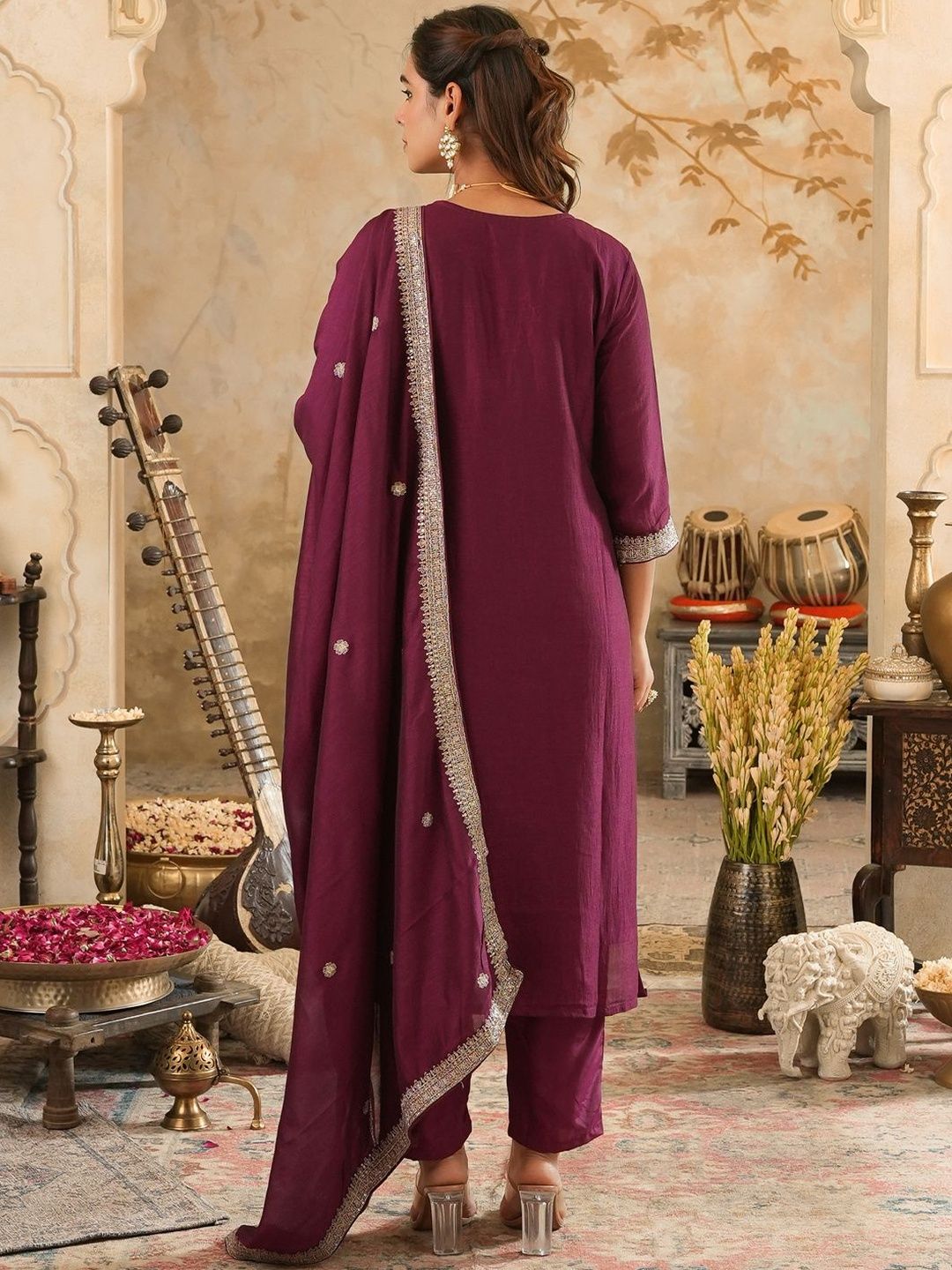 Women Geometric Embroidered Kurta with Trousers & Dupatta