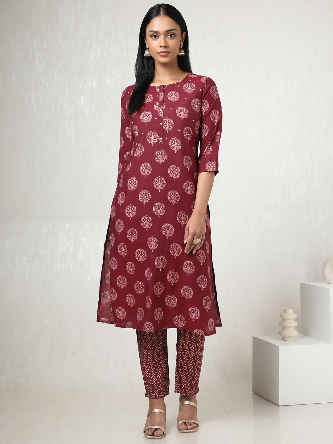 Dhiyona SO Women's Women Printed Regular Mirror Work Kurta with Trousers